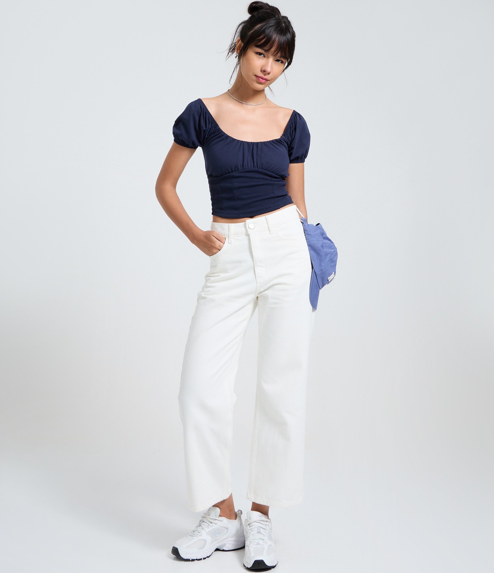 Blusa em Algodão com Manga Bufante e Decote Aberto Azul Marinho 2