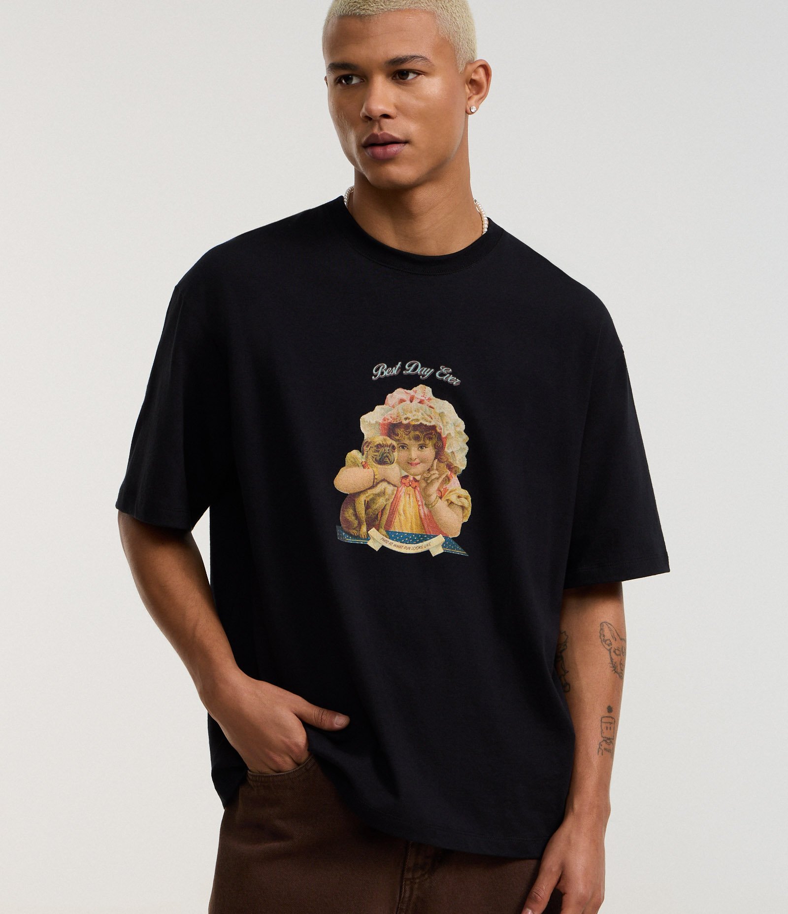 Camiseta Boxy em Algodão com Estampa Pug Preto 1