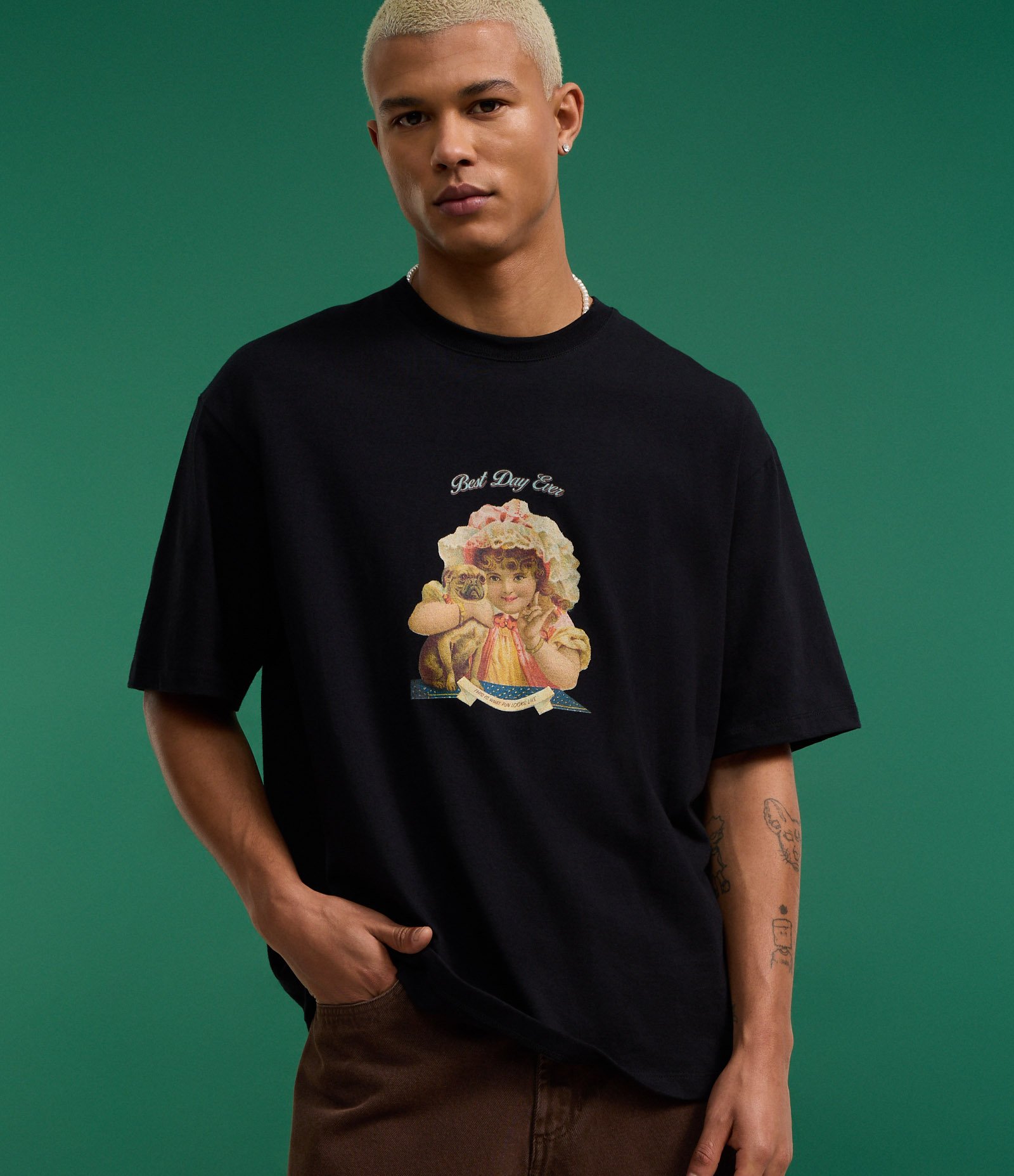 Camiseta Boxy em Algodão com Estampa Pug Preto 5