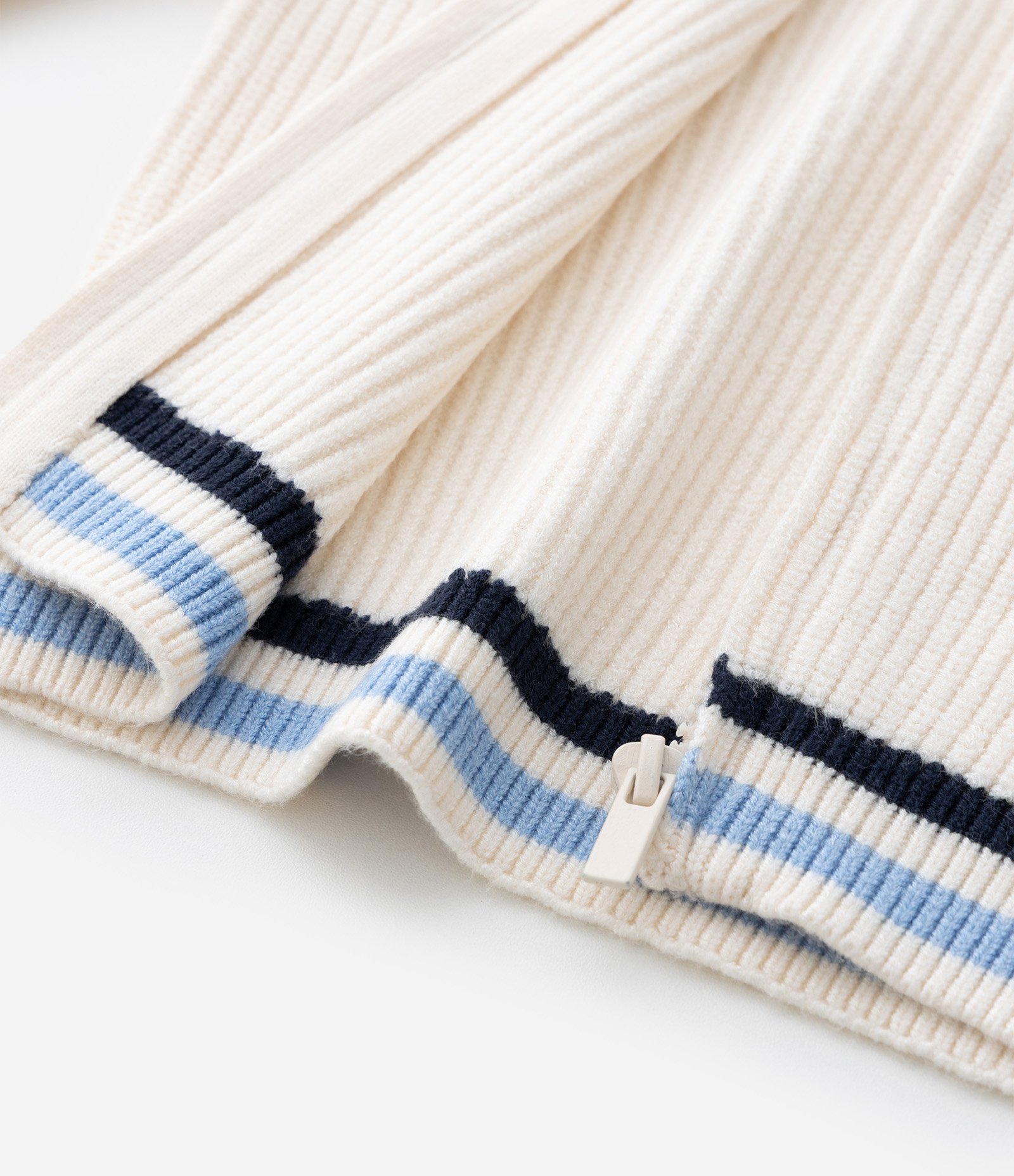 Jaqueta Infantil em Efeito Tricô com Babado na Gola e Bordado – Tam 1 a 5/6 Anos Off White 6