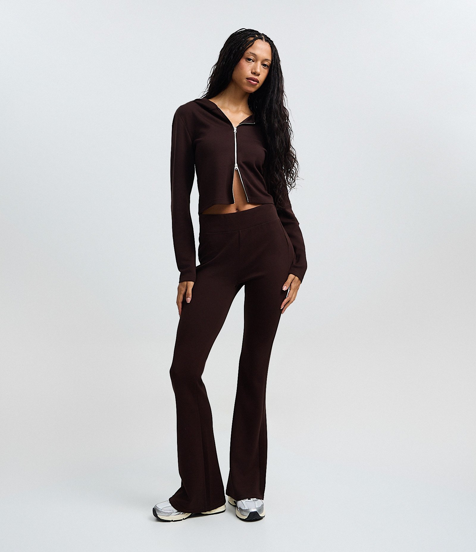 Calça Flare em Microfibra com Cós Largo Marrom 1