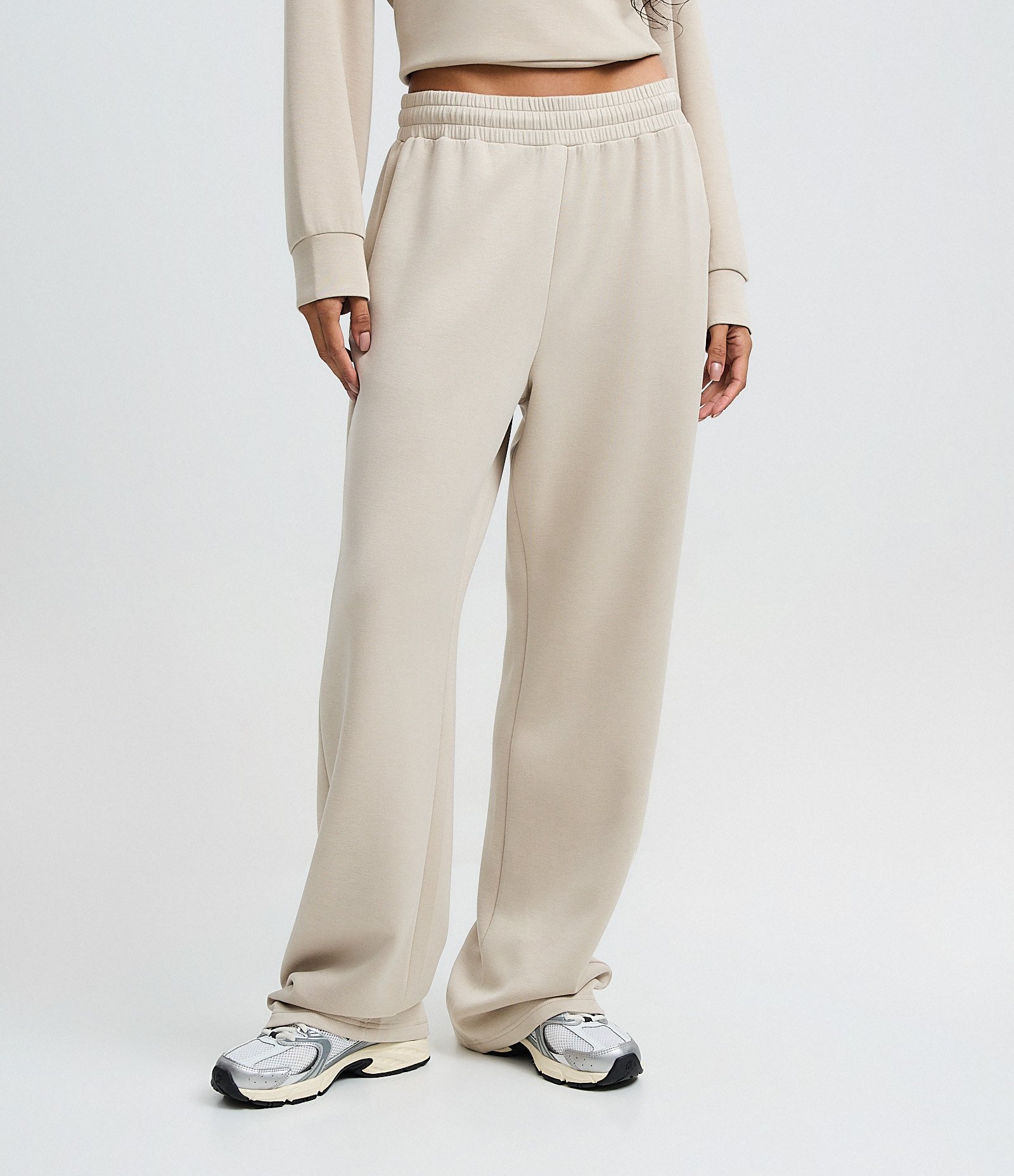 Calça Reta em Modal com Amarração Bege 2