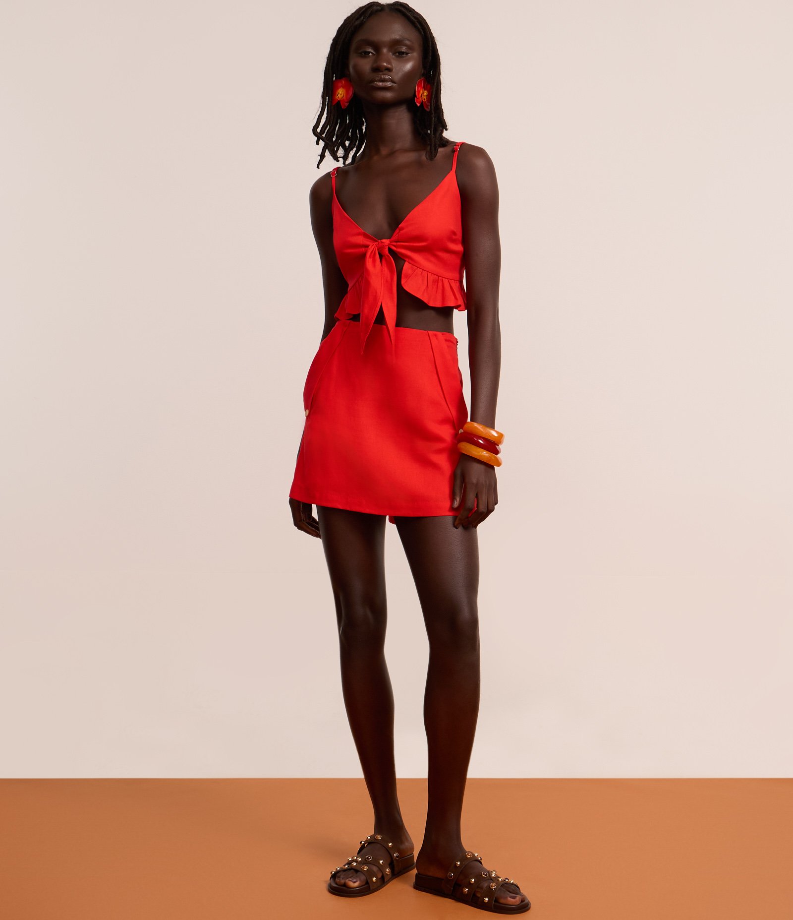 Short Saia em Viscolinho com Bolsos com Lapela Vermelho 1