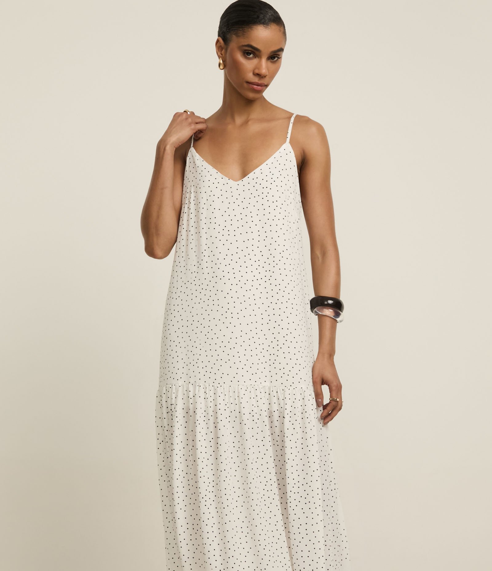 Vestido Evasê Longo em Crepe com Babados e Estampa Poá Branco 2