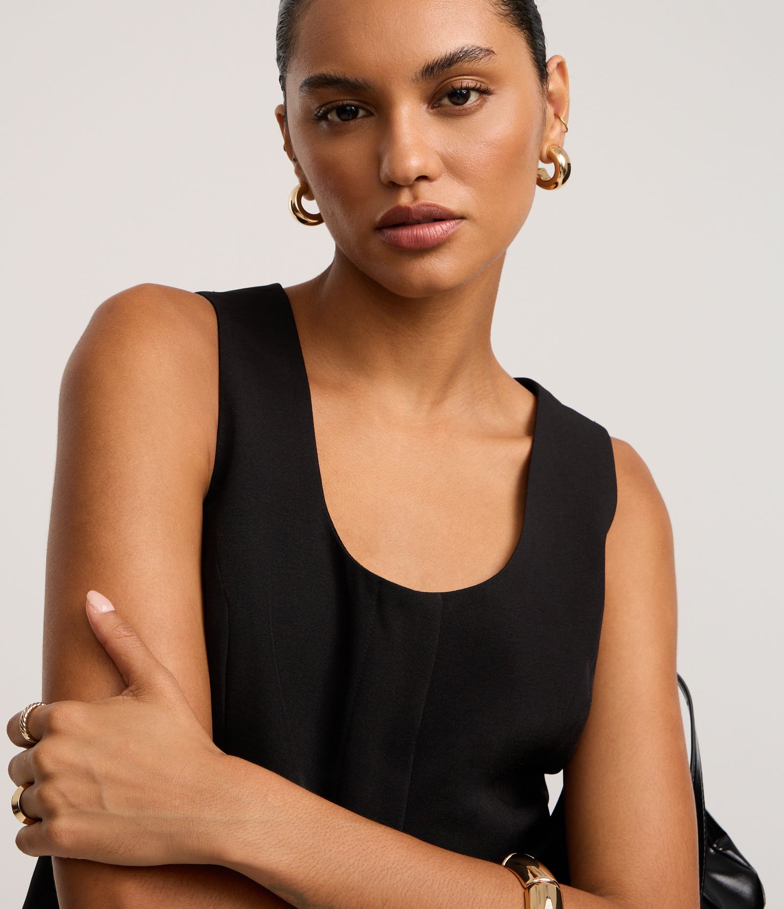 Colete Alfaiatado com Decote Quadrado e Bolsos Fake Preto 3