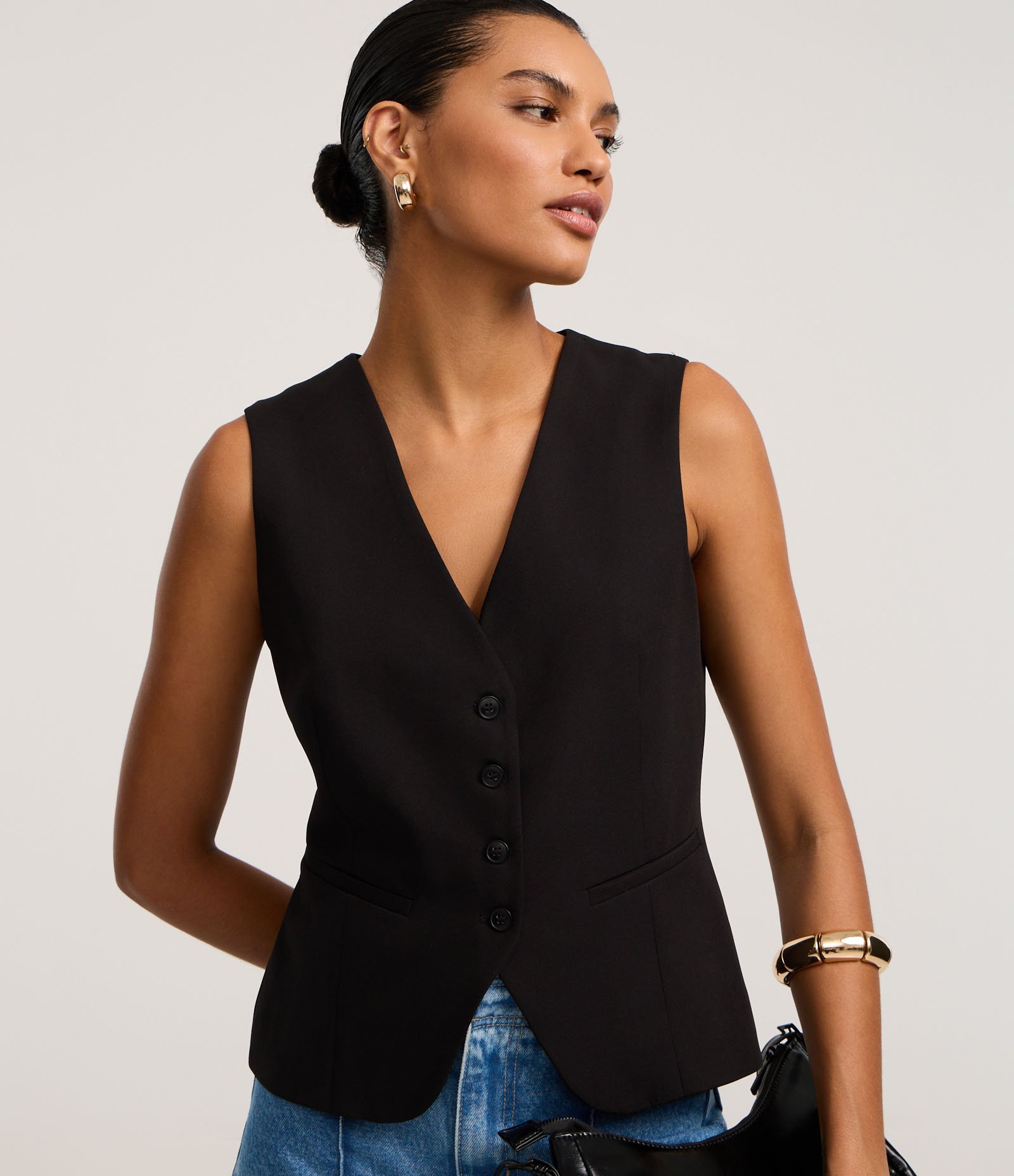 Colete Slim Alfaiatado com Decote V e Botões Preto 1