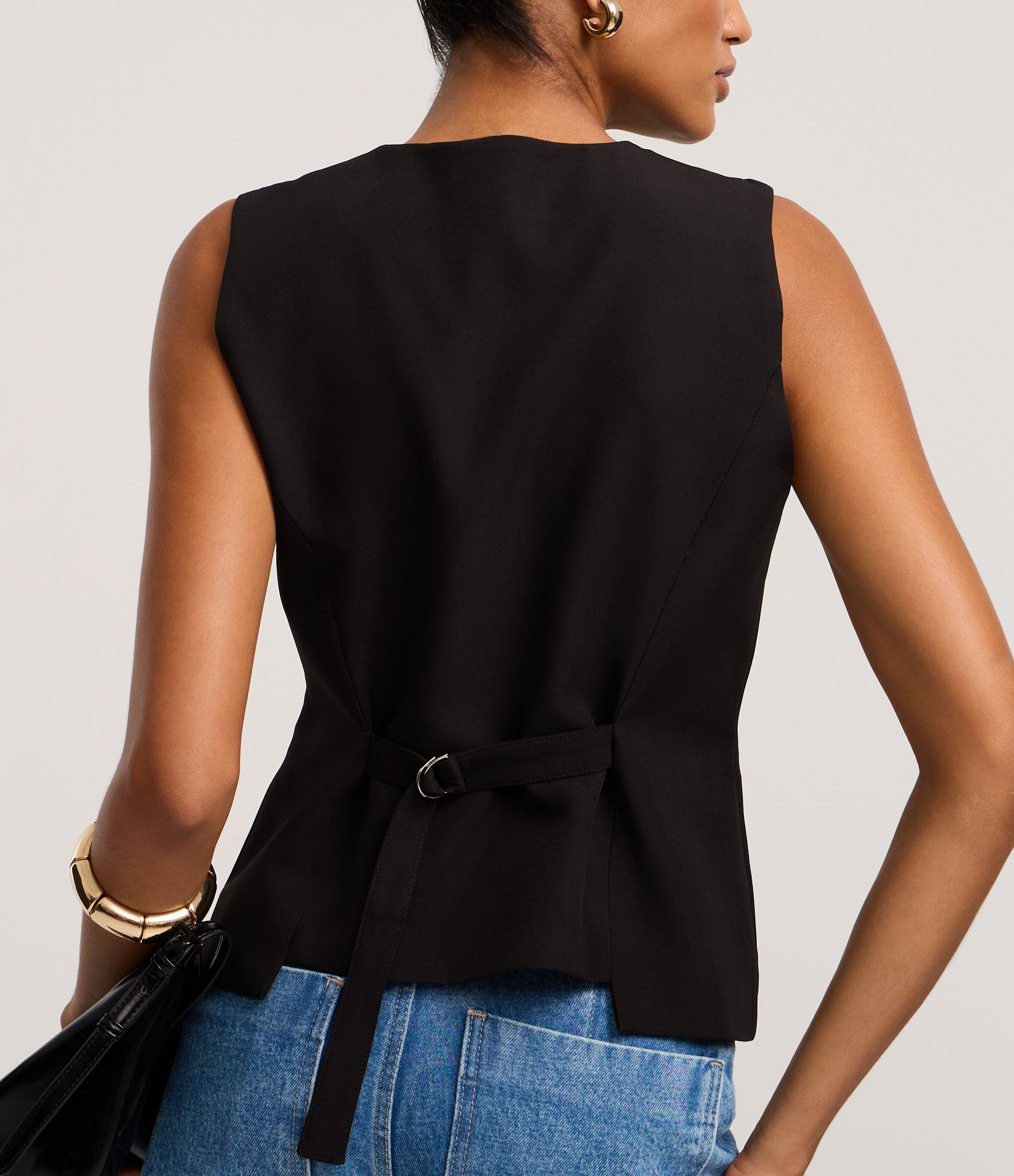 Colete Slim Alfaiatado com Decote V e Botões Preto 4