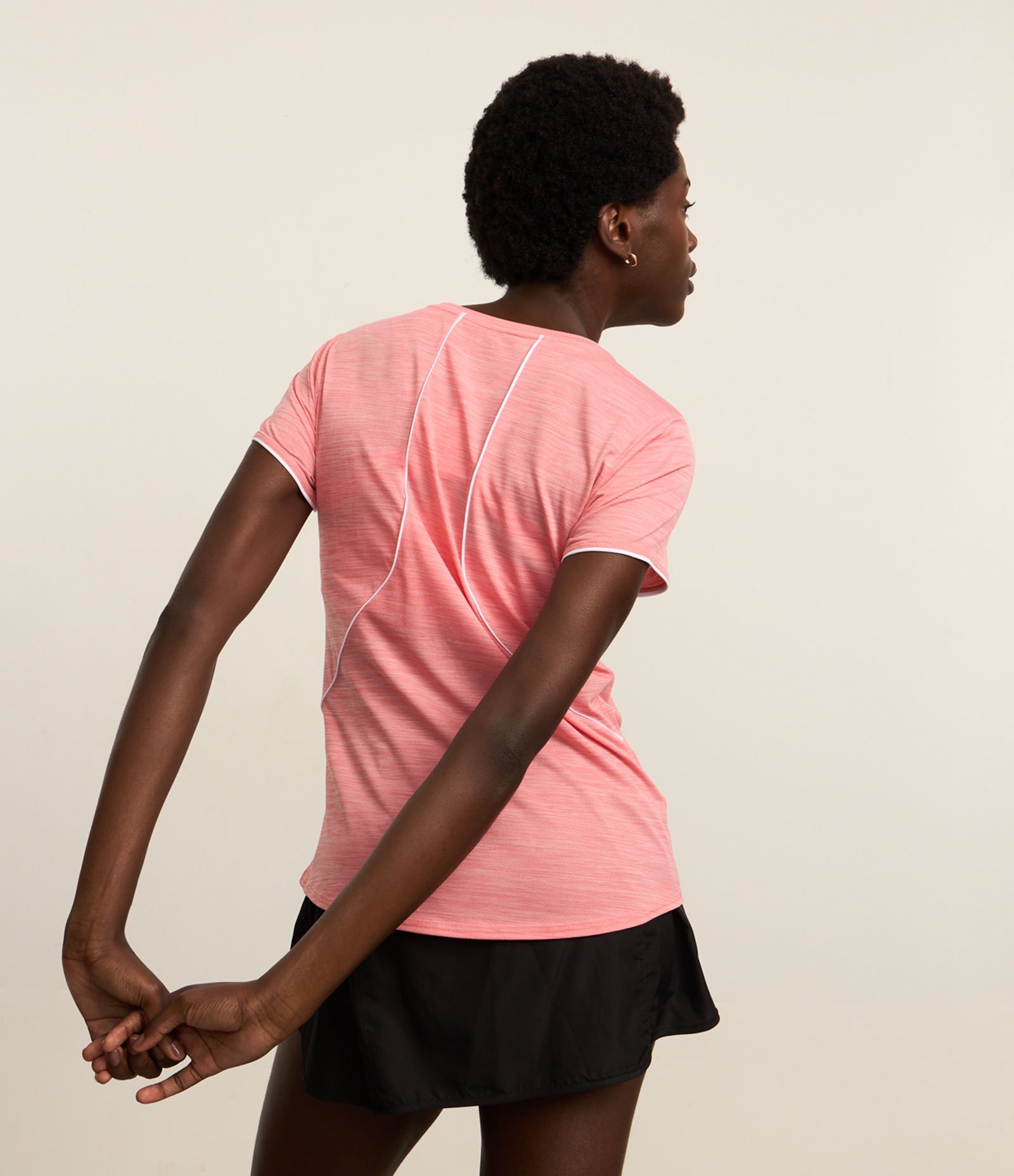 Camiseta Esportiva com Tecnologia Dry e Frisos nas Costas Rosa 4