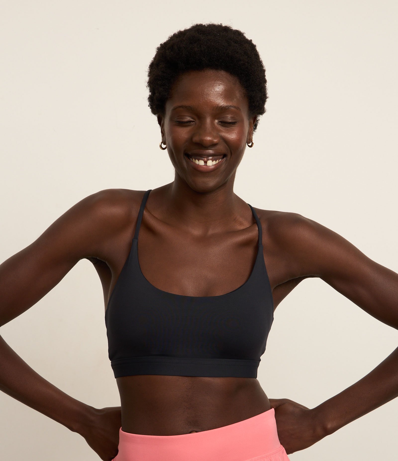 Top Bojo Esportivo em Microfibra com Alças Finas Cruzadas Preto 1