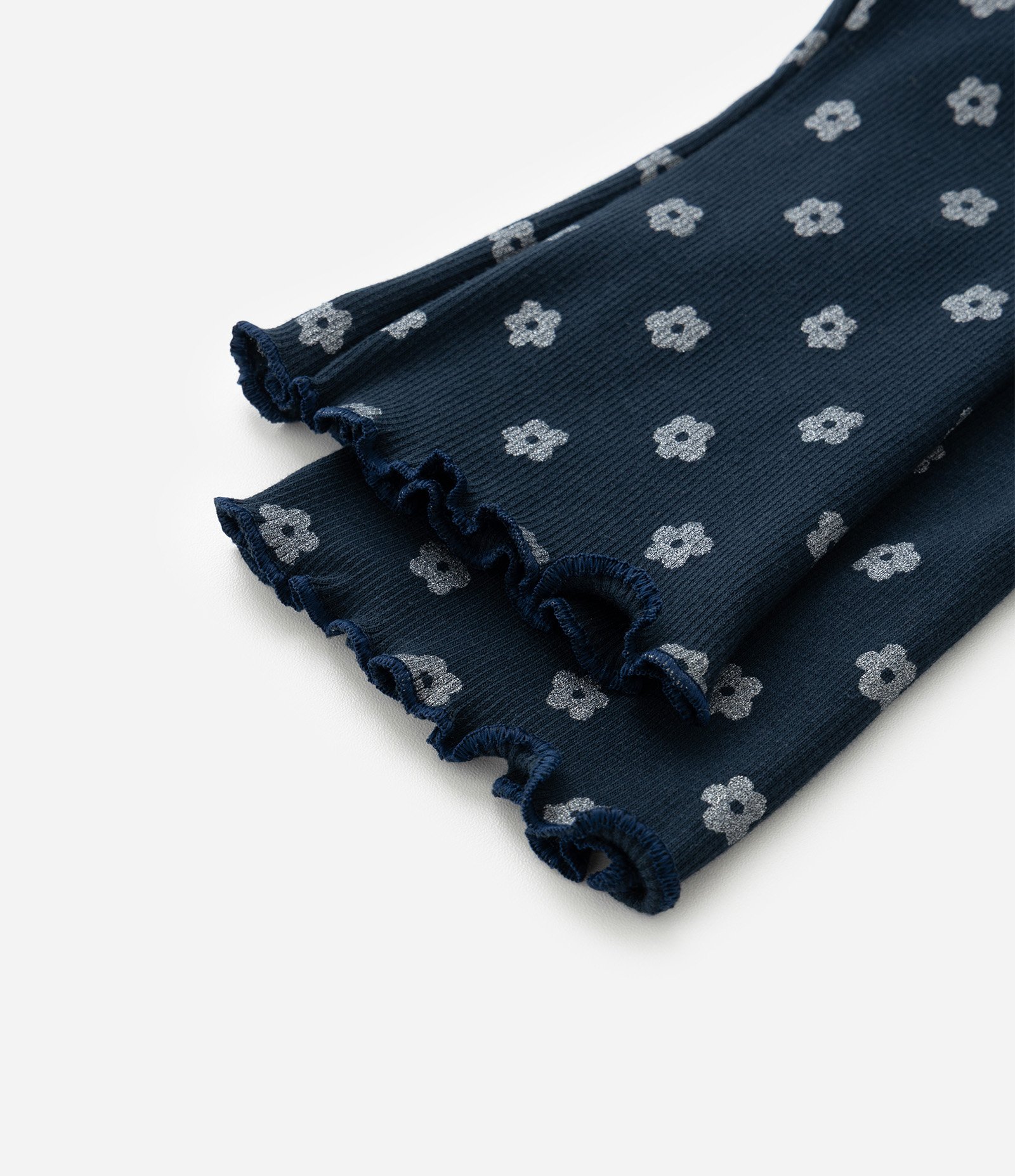 Calça Flare Infantil com Estampa Florzinhas - Tam 0 a 18 meses Azul 5