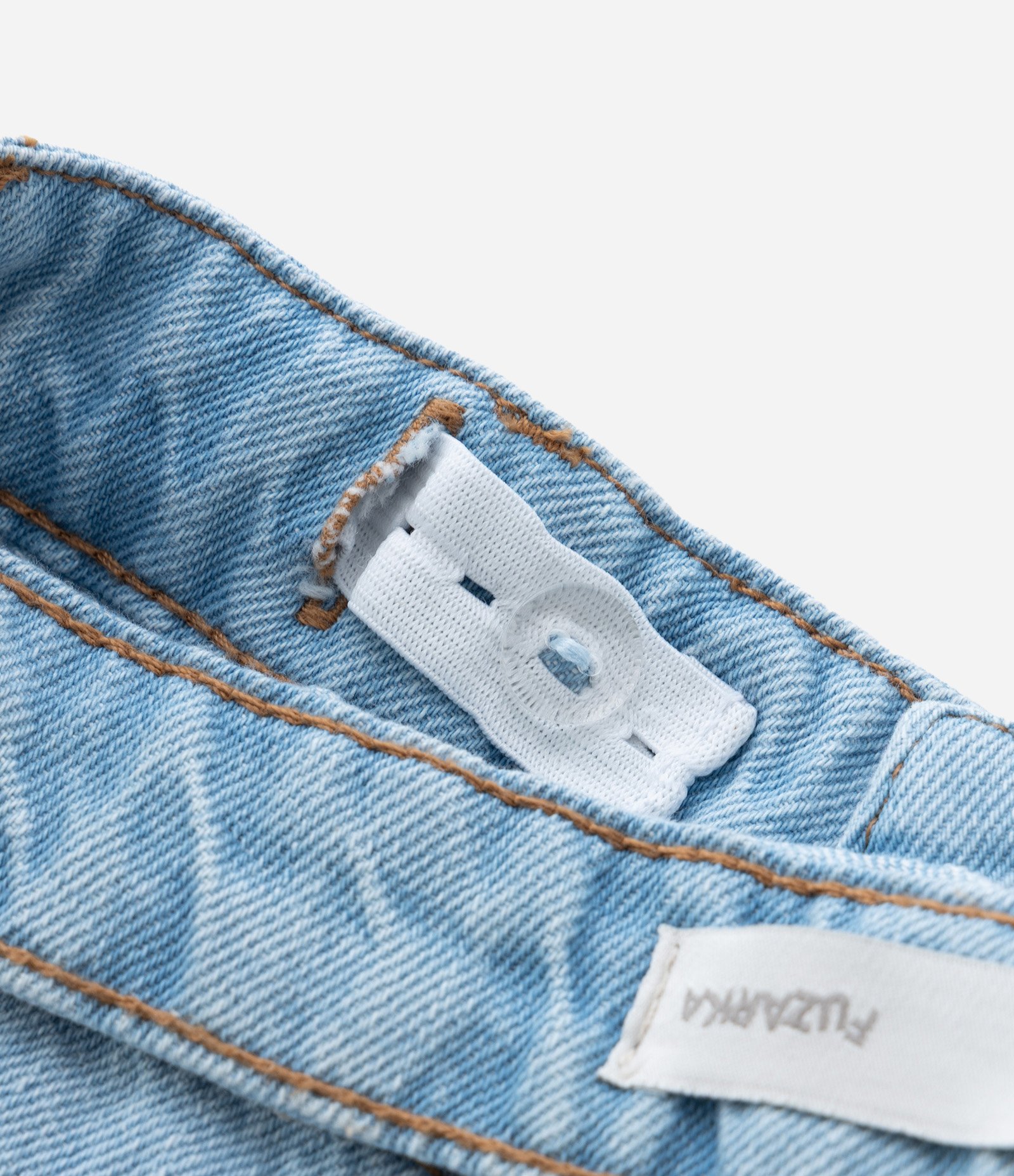 Bermuda Jorts Infantil em Jeans com Aplicação de Brilhos Laterais - Tam 5 a 14 Anos Azul 5