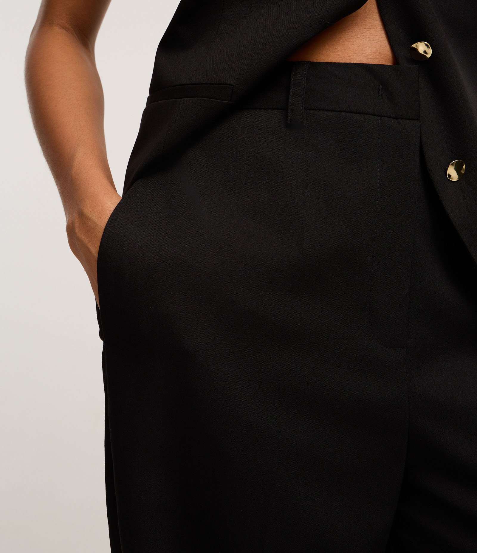 Calça Reta Alfaiatada com Textura e Bolsos Preto 3