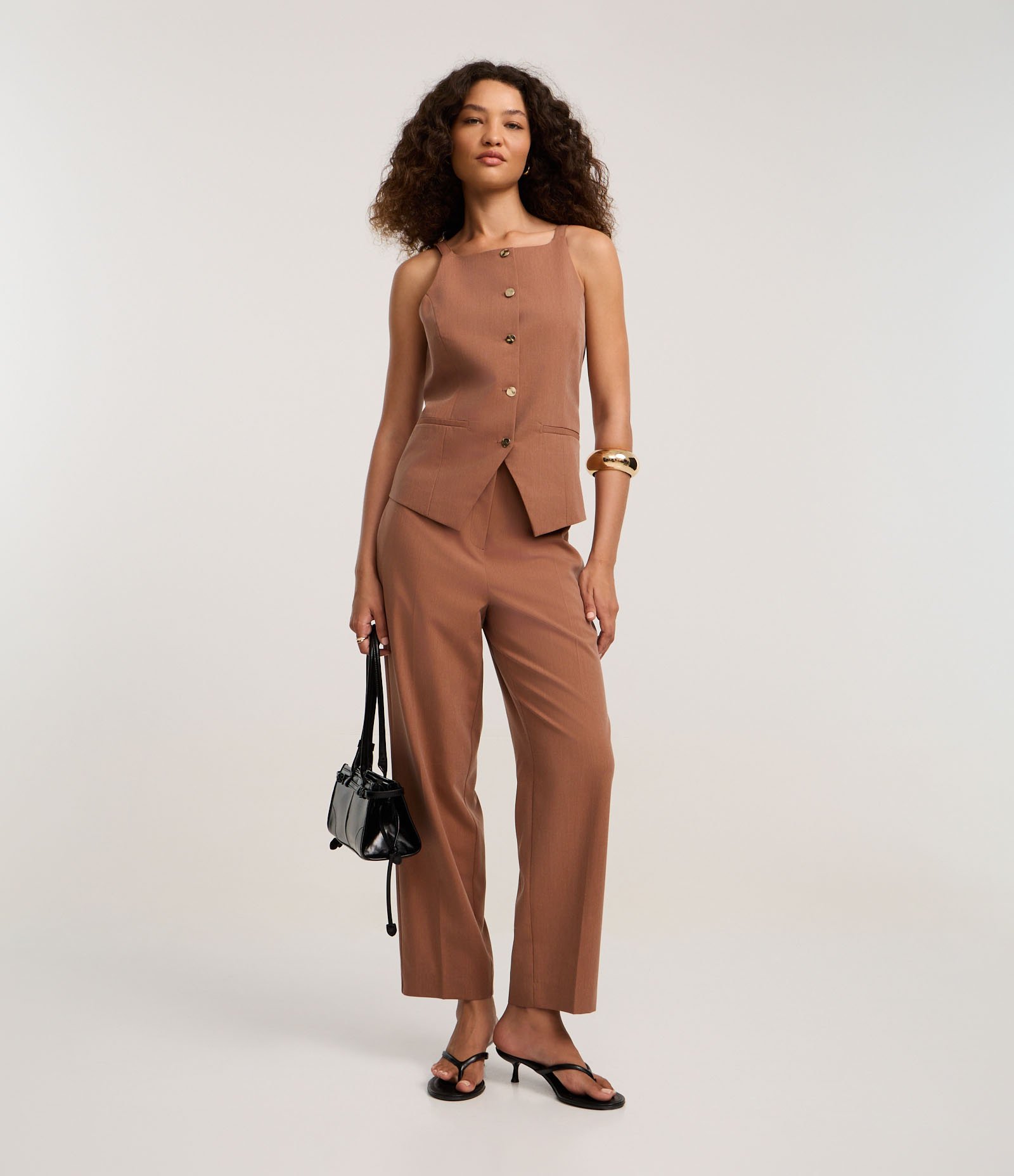 Calça Reta Alfaiatada com Textura e Bolsos Caramelo 1