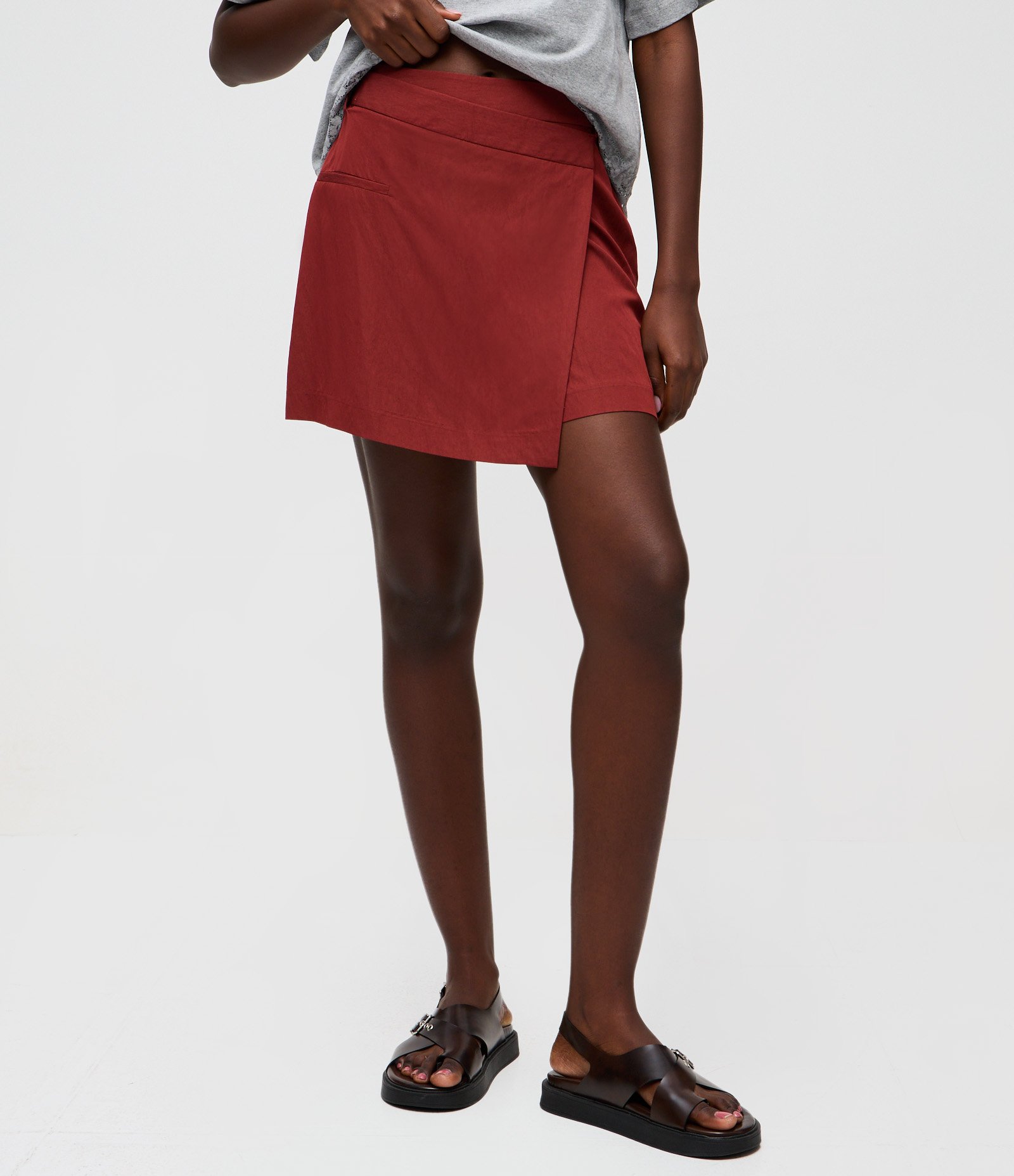 Short Saia Transpassado em Viscose Marrom 2
