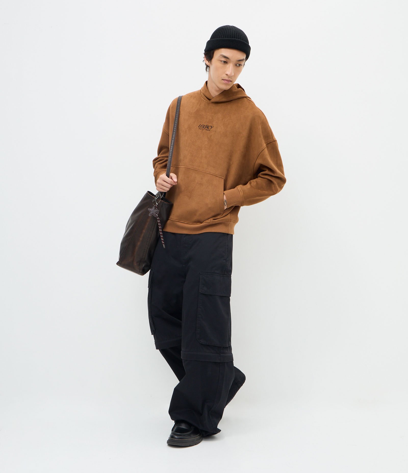 Calça Mega Baggy Lisa que Vira Bermuda Preto 1