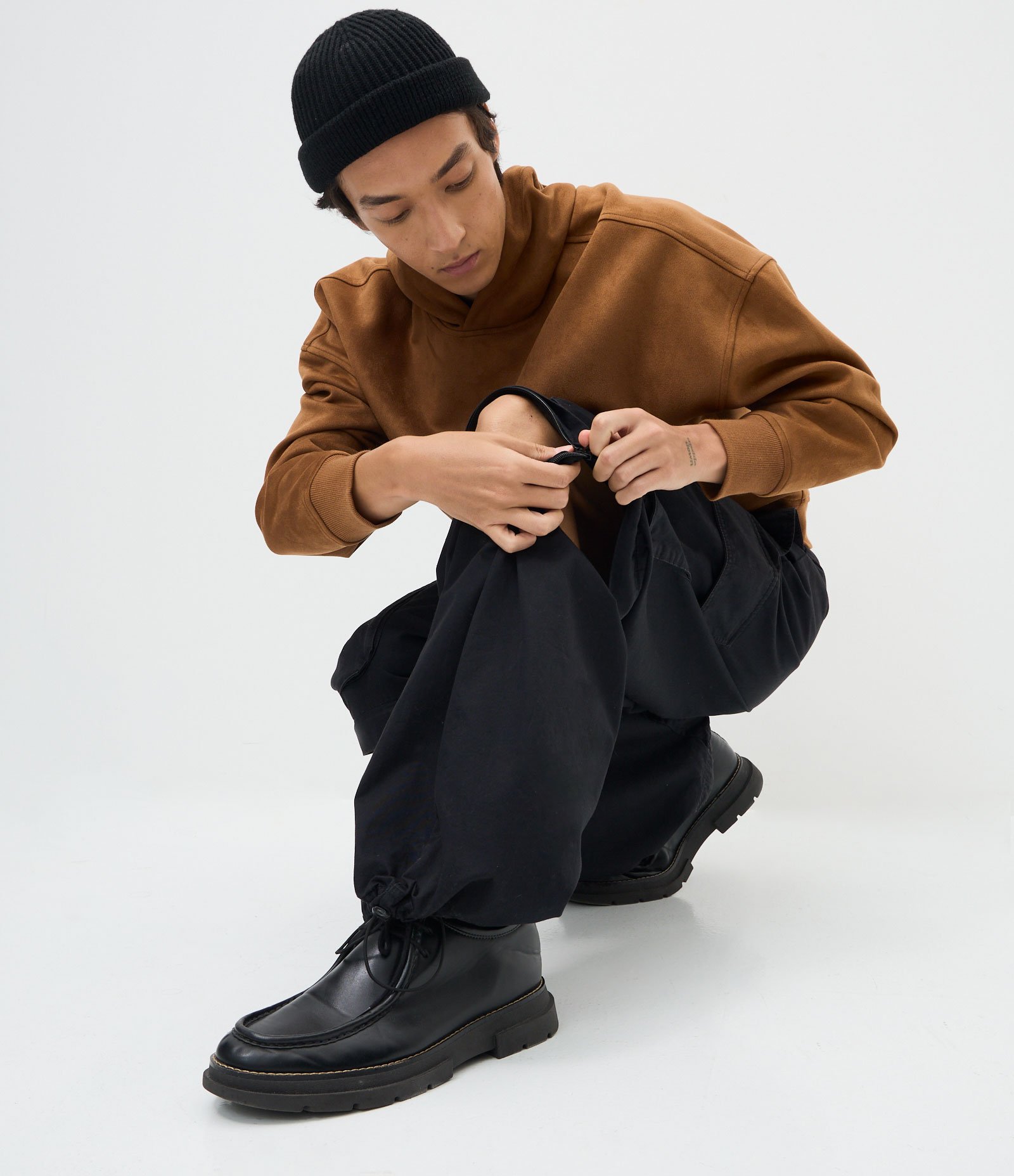 Calça Mega Baggy Lisa que Vira Bermuda Preto 4