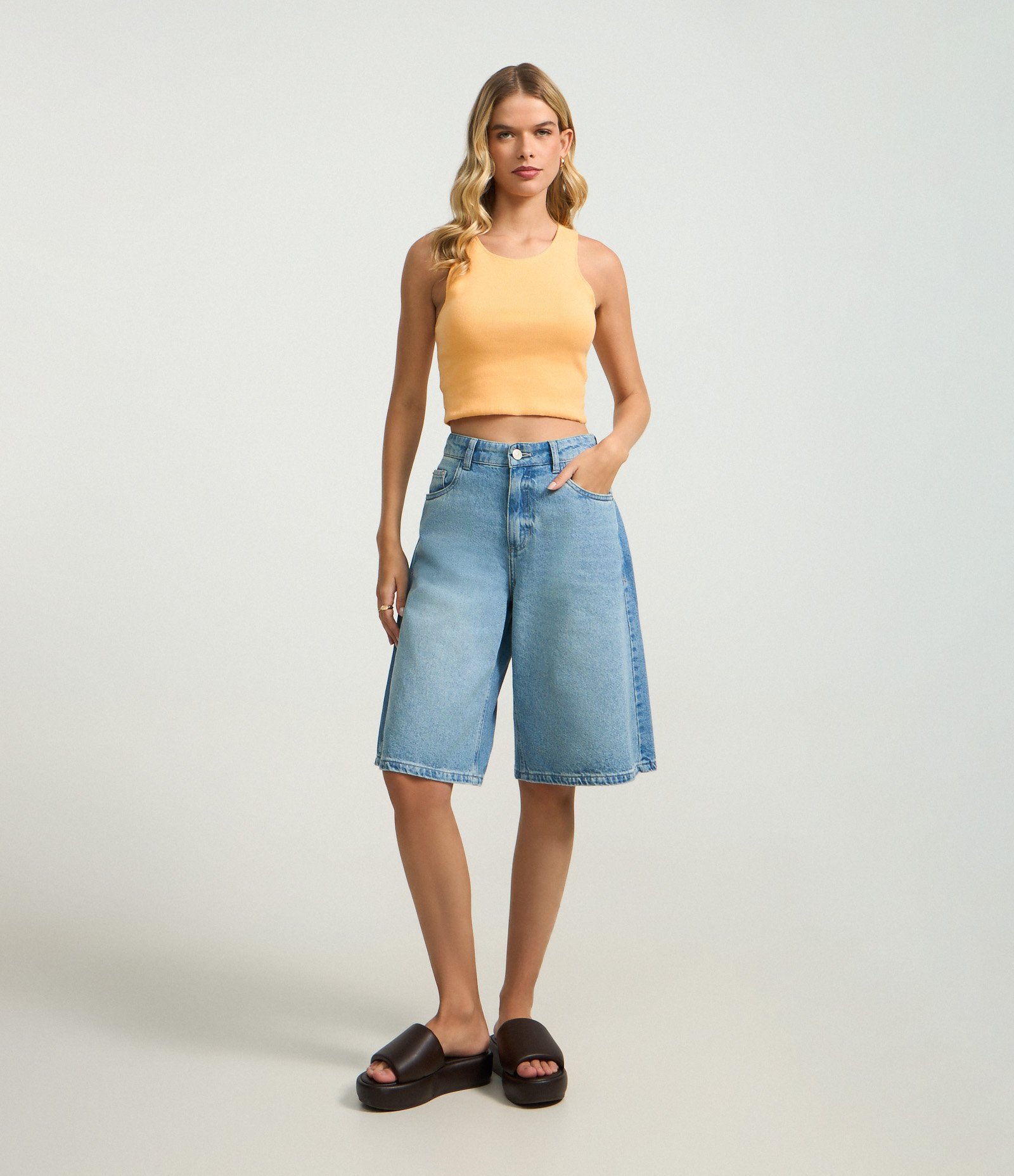 Blusa Cropped sem Manga em Algodão com Textura Canelada Laranja 2