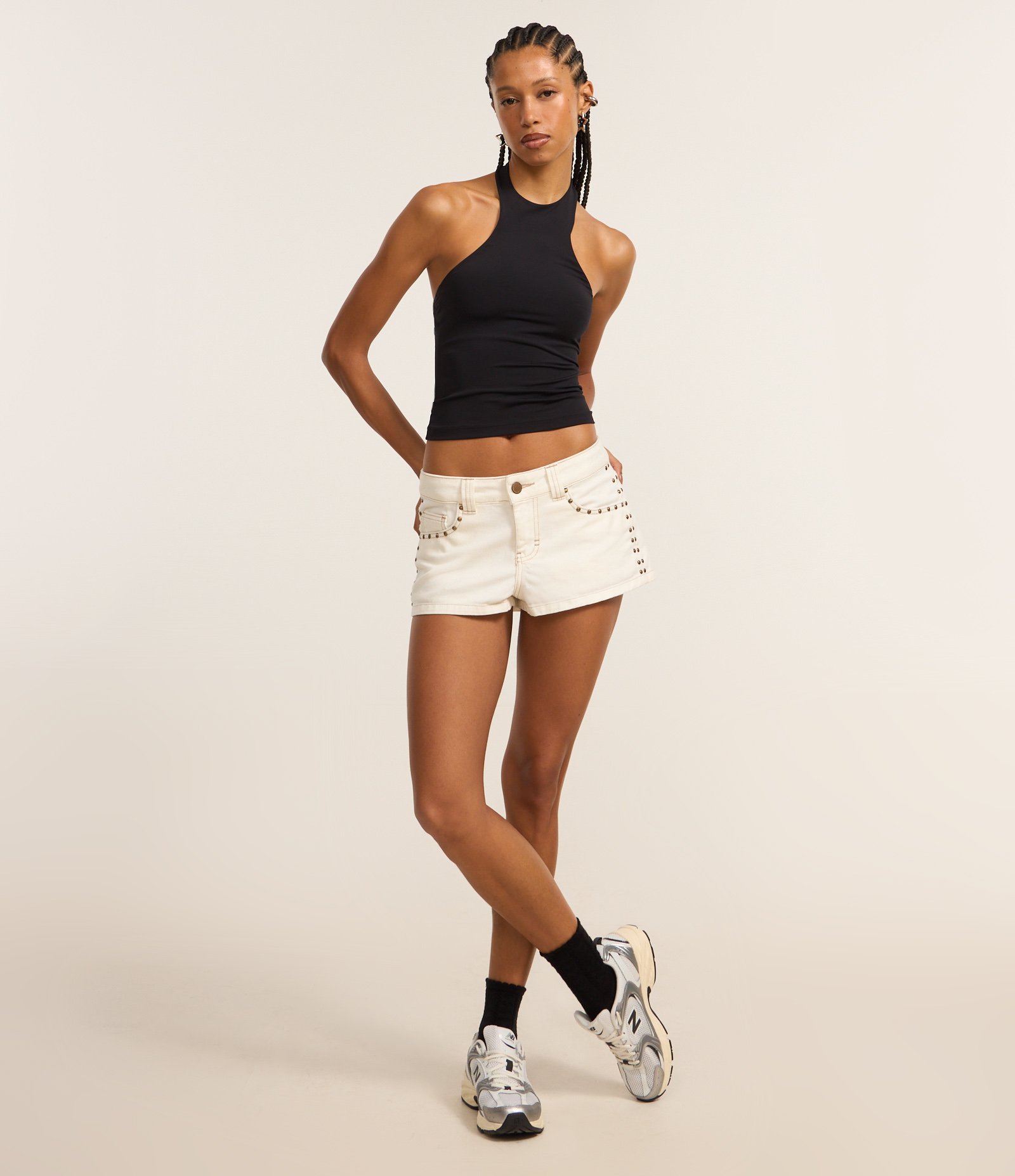 Shot Micro em Sarja com Tachas e Costura Aparente Off White 1