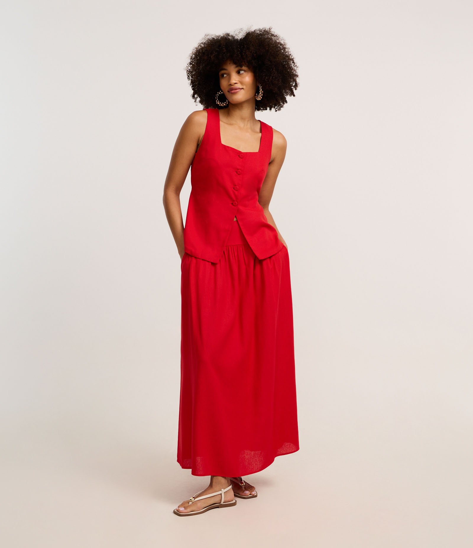 Saia Evasê Longa em Viscolinho com Lastex no Còs Vermelho 1