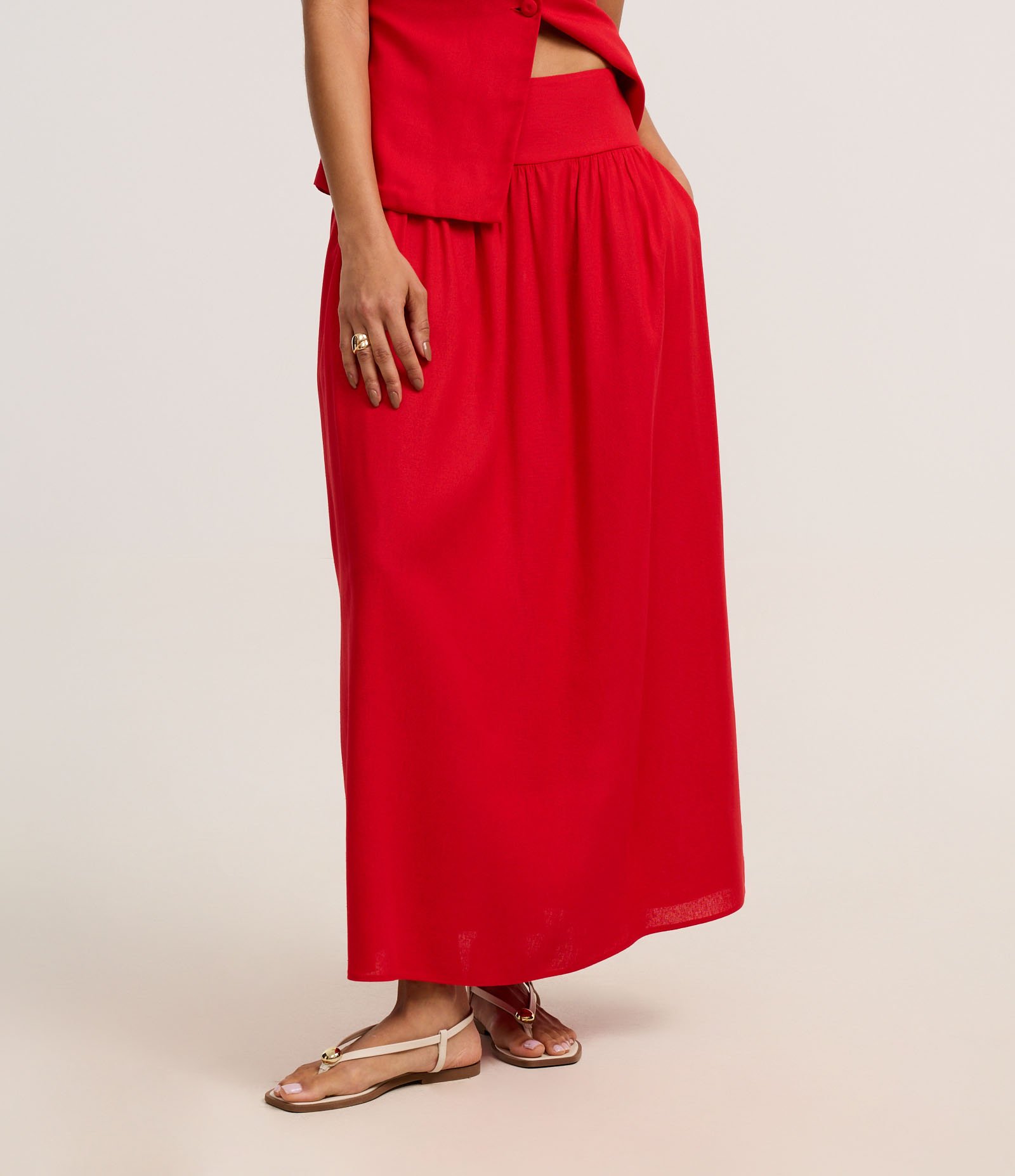 Saia Evasê Longa em Viscolinho com Lastex no Còs Vermelho 3