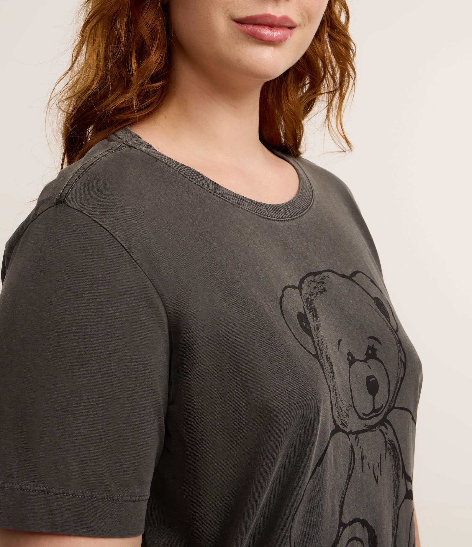 Camiseta Alongada em Algodão com Estampa Ursinho Wild Curve & Plus Size Preto Estonado 3