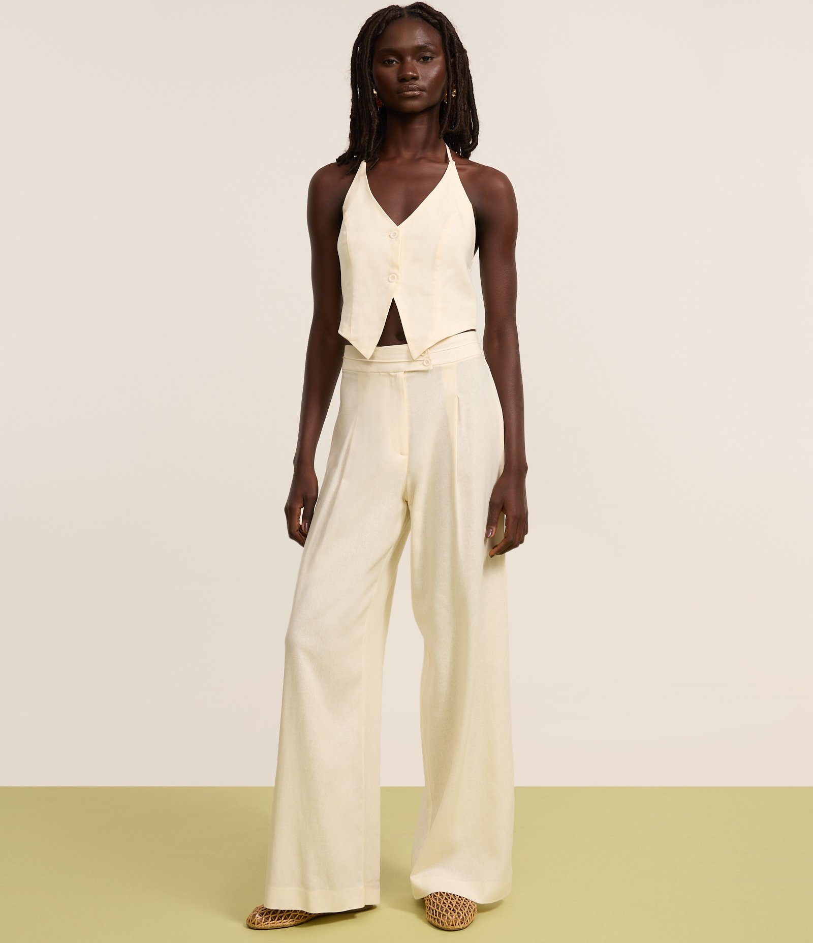 Calça Pantalona em Viscolinho com Cós Transpassado Off White 5