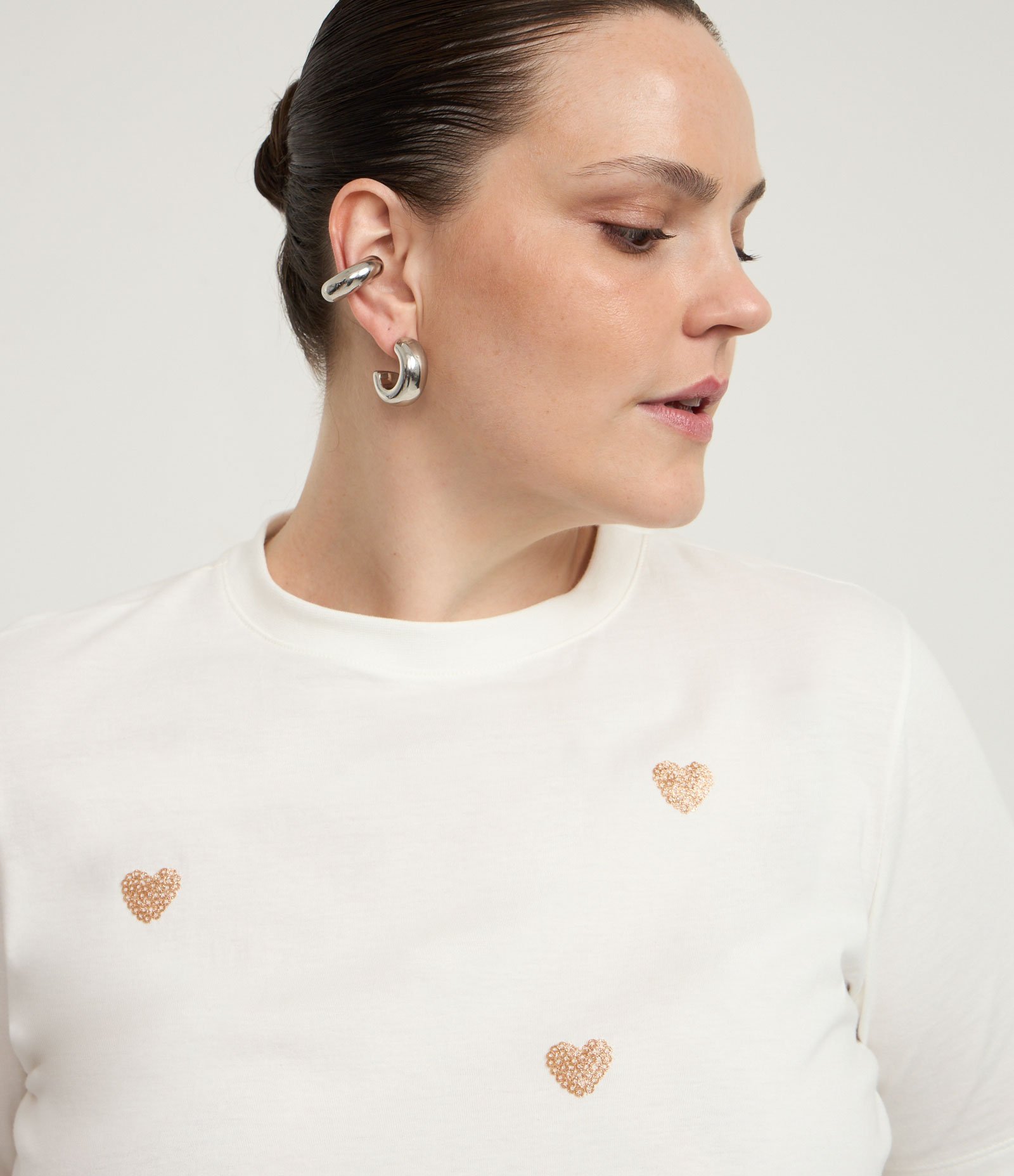 Camiseta em Algodão com Coração de Paetês Curve & Plus Size Branco 3