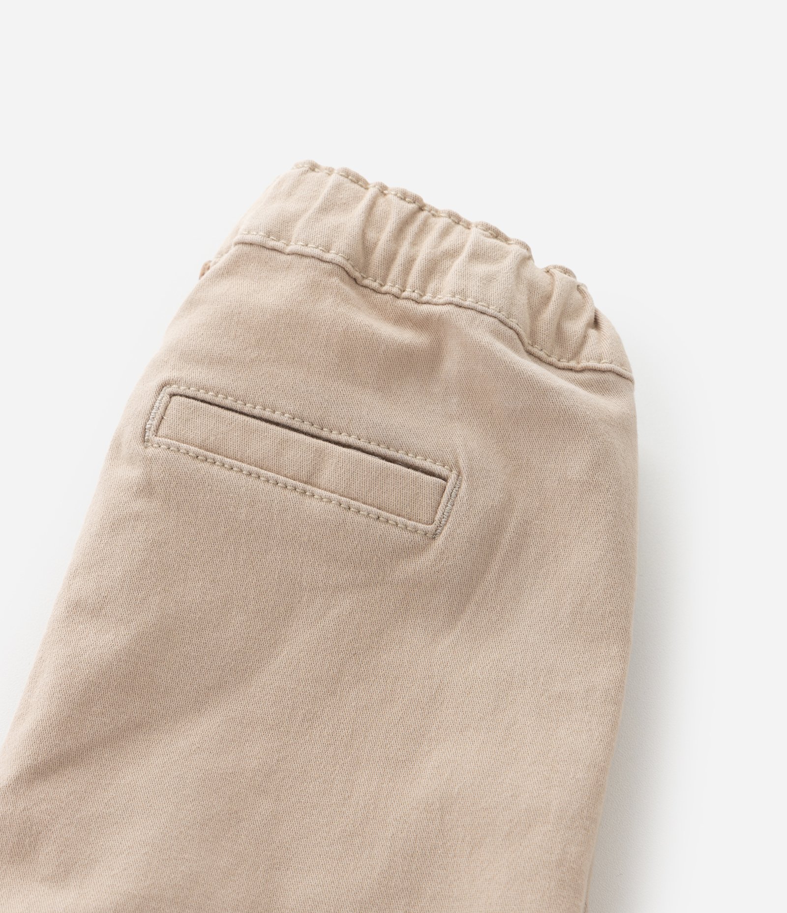 Calça Infantil em Sarja com Suspensório Removível – Tam RN a 18 Meses Bege Claro 3