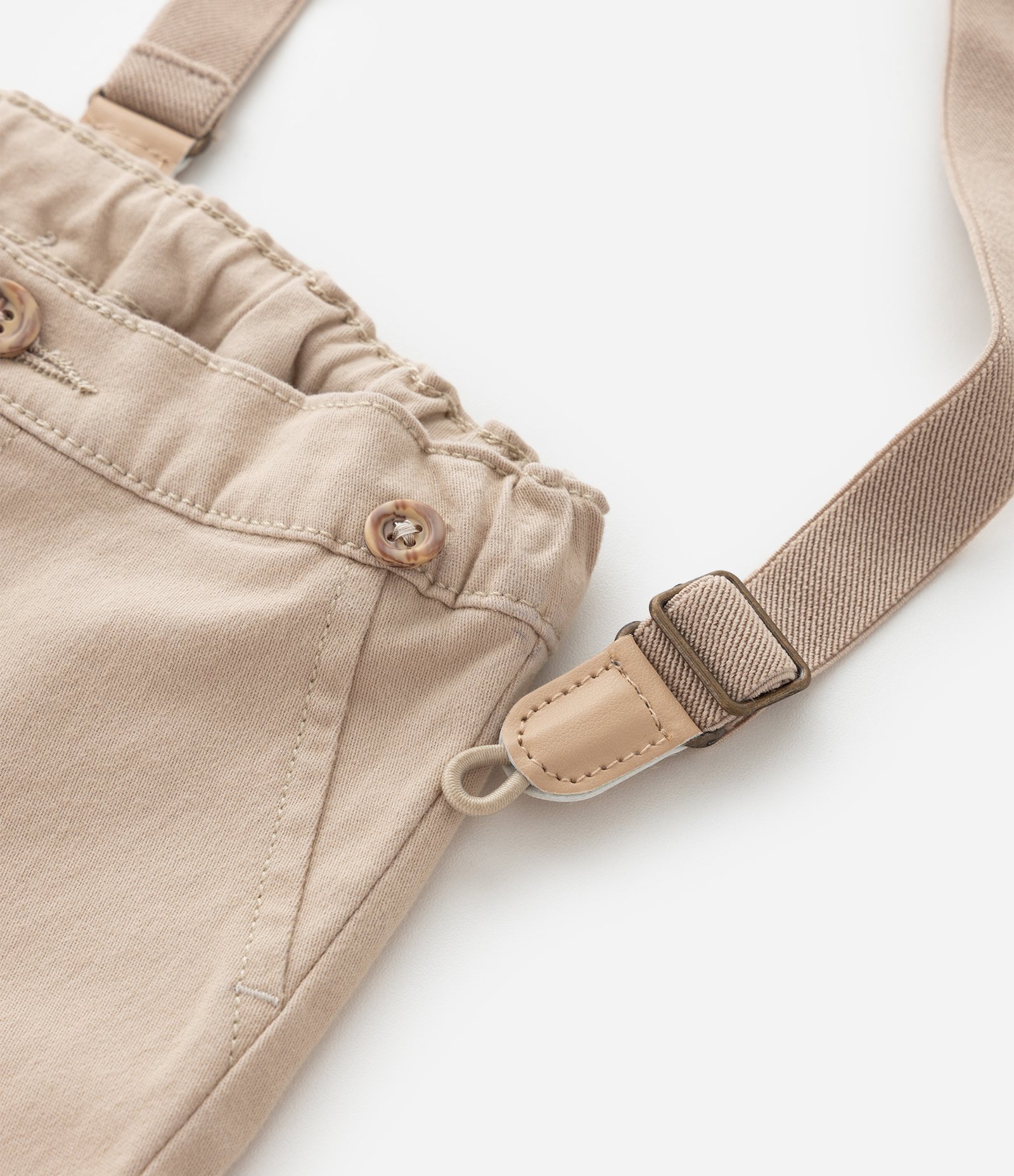 Calça Infantil em Sarja com Suspensório Removível – Tam RN a 18 Meses Bege Claro 5