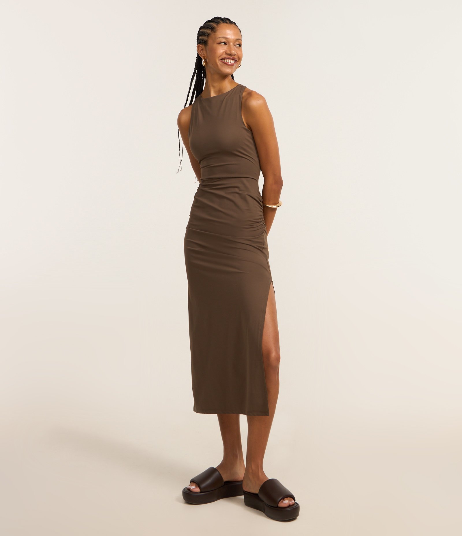 Vestido Midi com Alças Cruzadas nas Costas Marrom 1