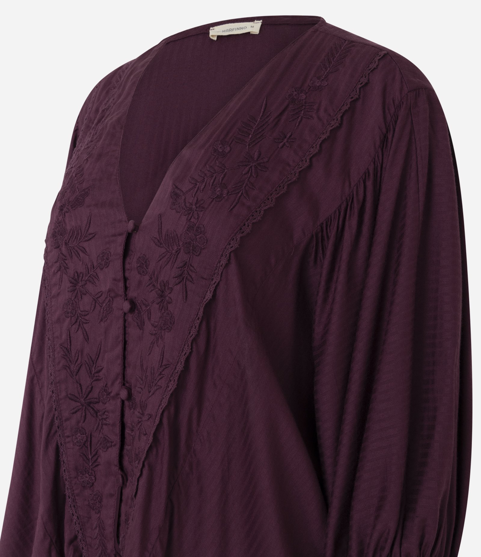 Blusa em Viscose com Abotoamento Frontal e Texturas Bordô 2