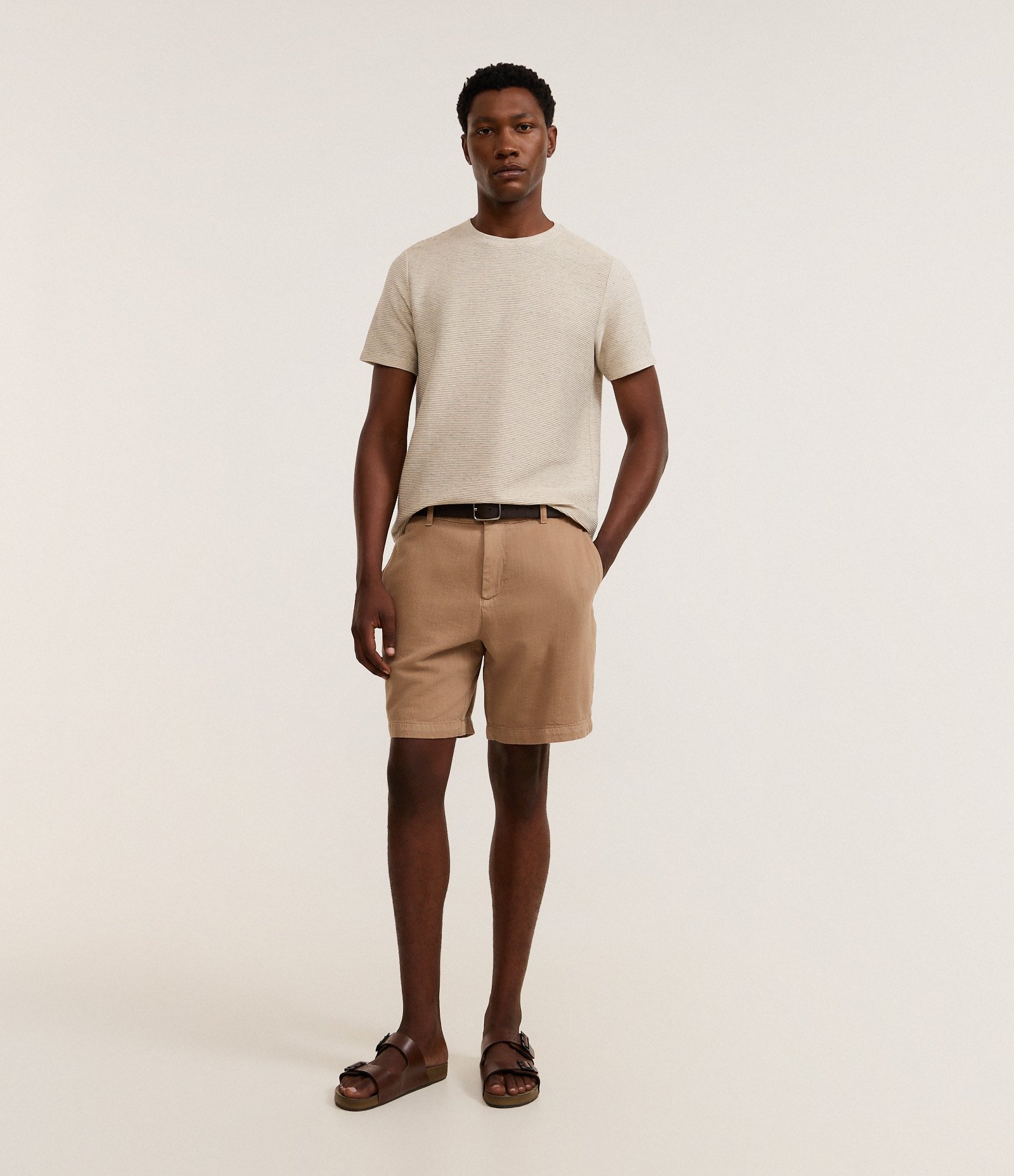 Camiseta Regular em Algodão com Textura Horizontal Bege 2