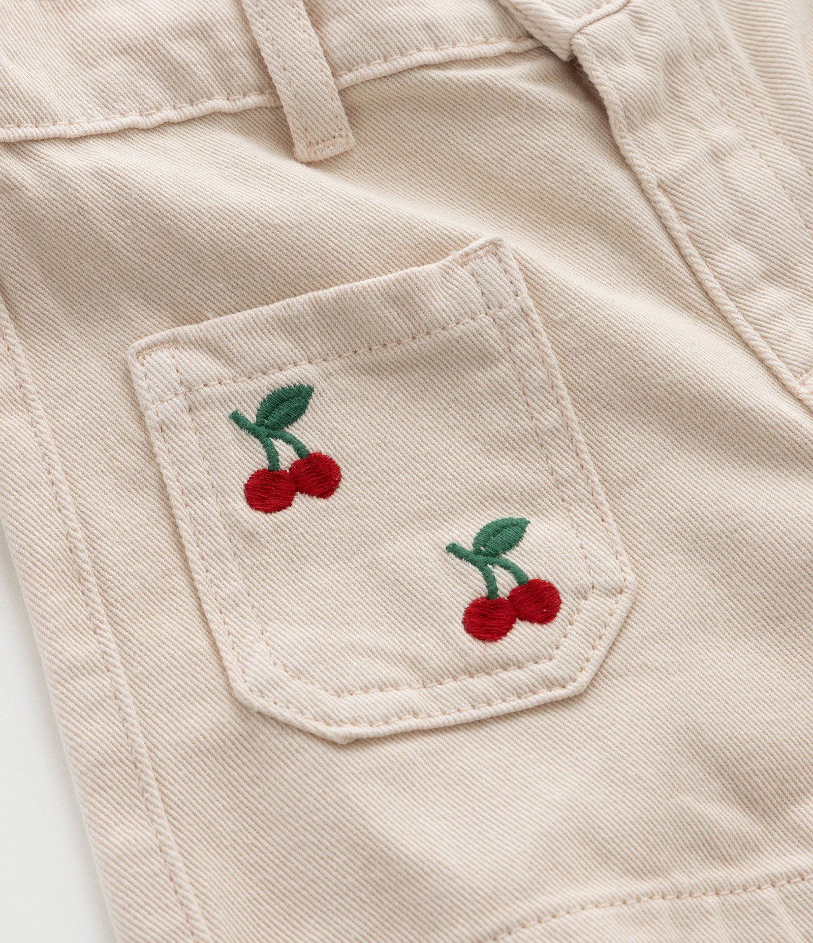 Short Infantil em Sarja com Estampa de Cerejas - Tam1 a 6 Anos Bege 5