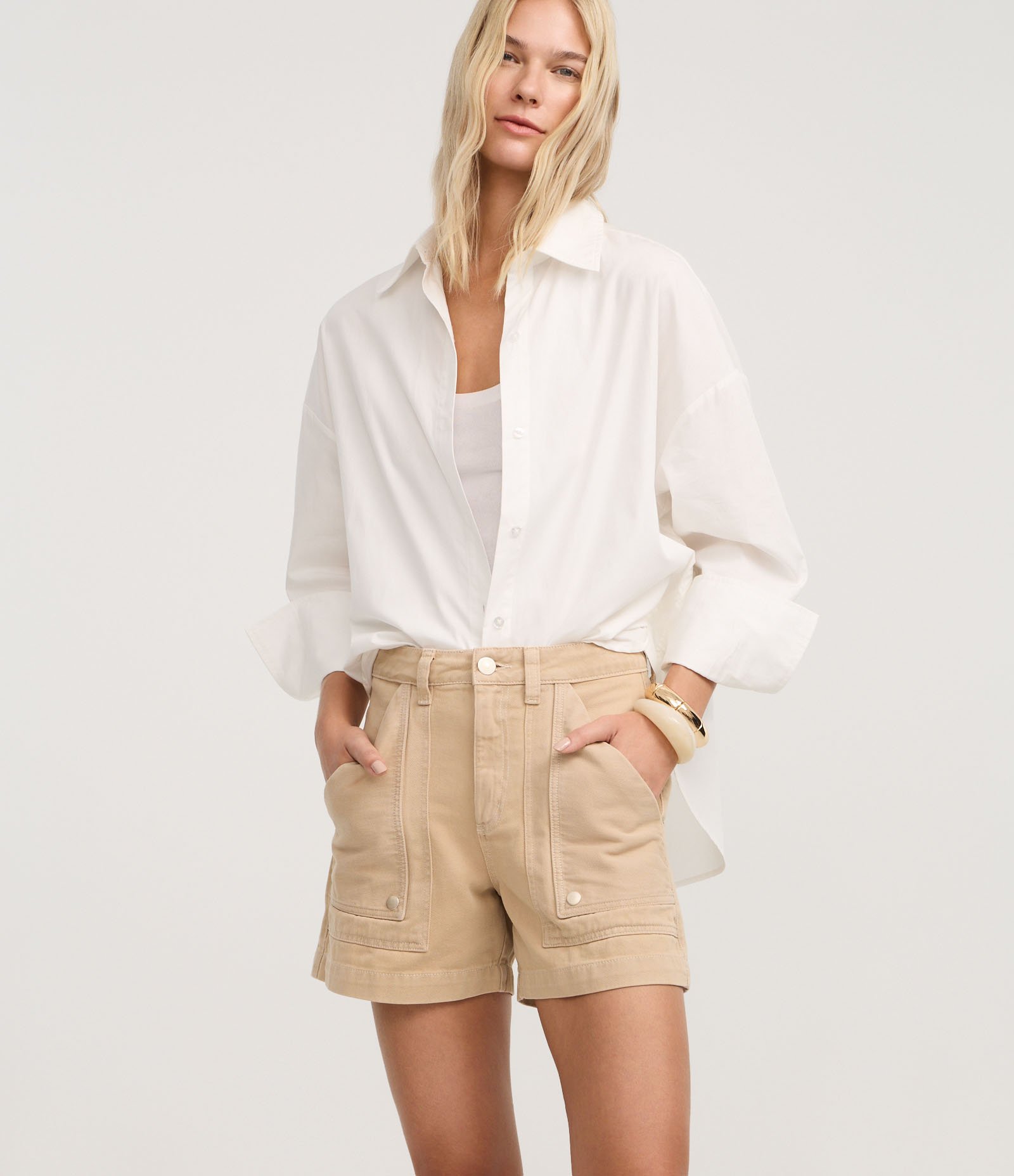 Short Mom em Sarja com Bolso Carpinteiro e Cintura Alta Bege 2