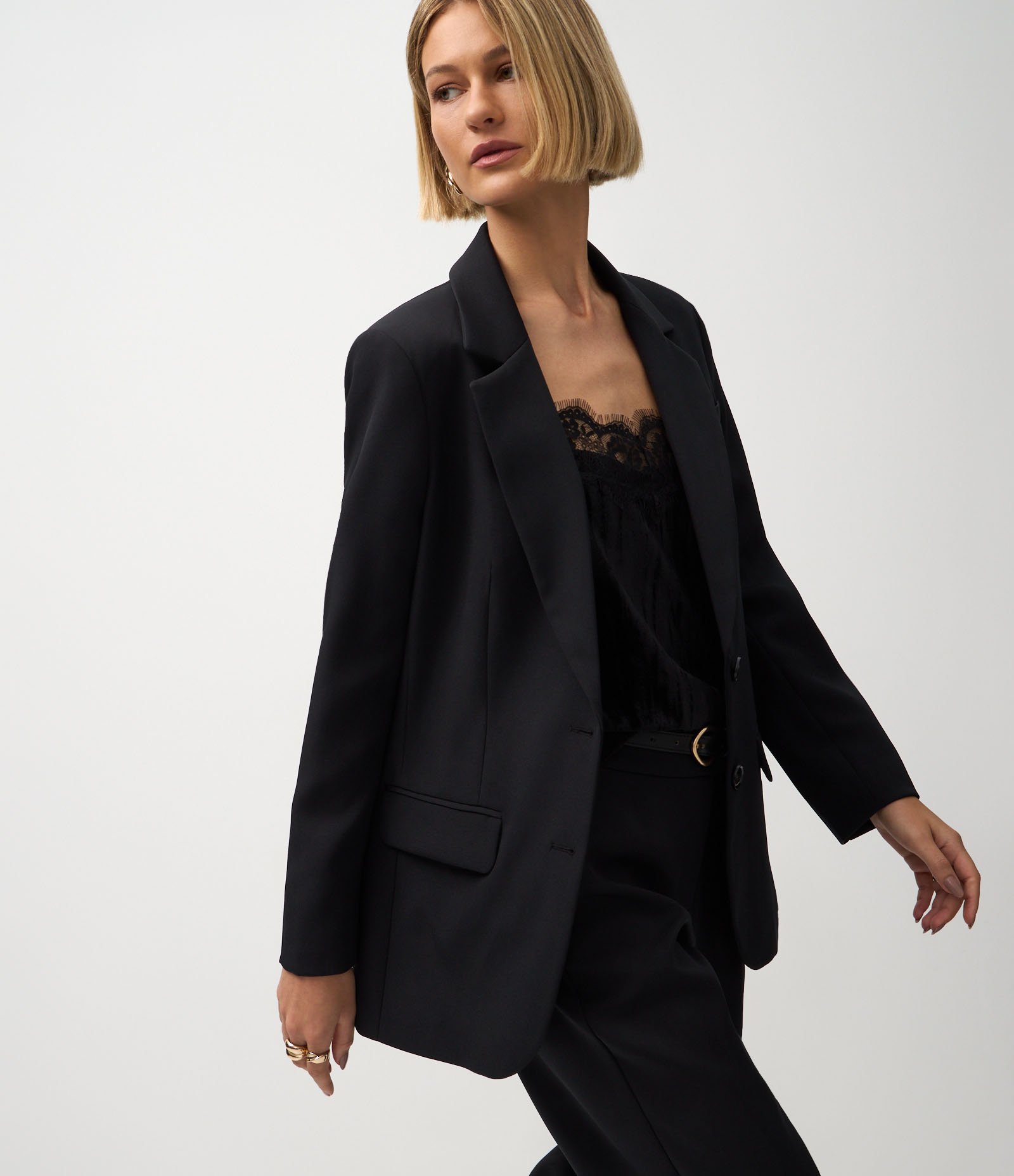 Blazer Regular em Alfaiataria com Botões e Bolsos Frontais Preto 4