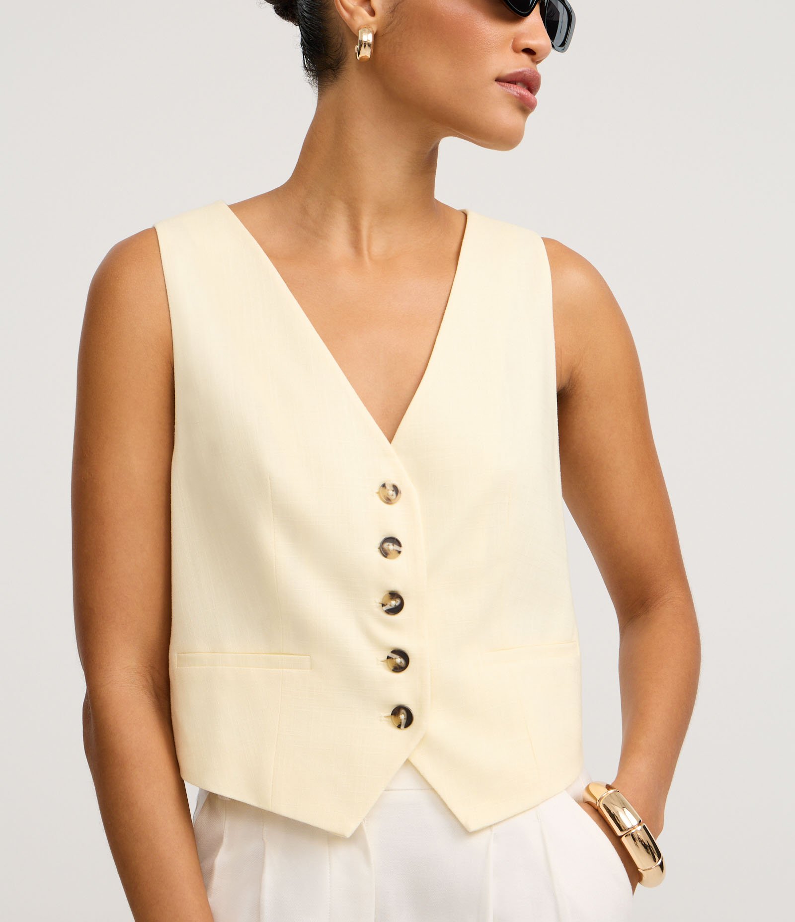 Colete em Viscolinho com Fechamento por Botões Contrastantes Amarelo claro 3