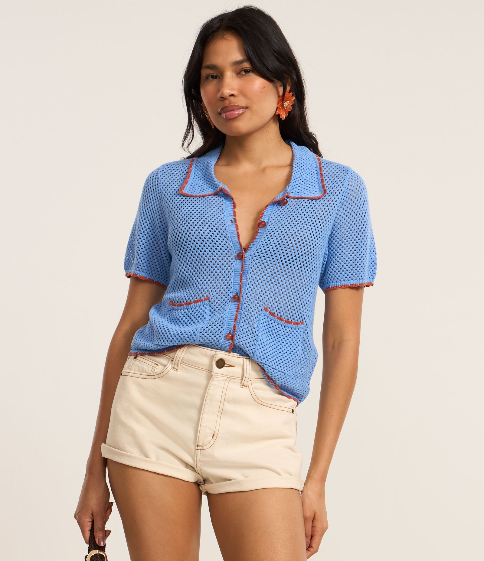 Short Slim em Sarja com Costura Aparente e Bordado Coqueiro Off White 2