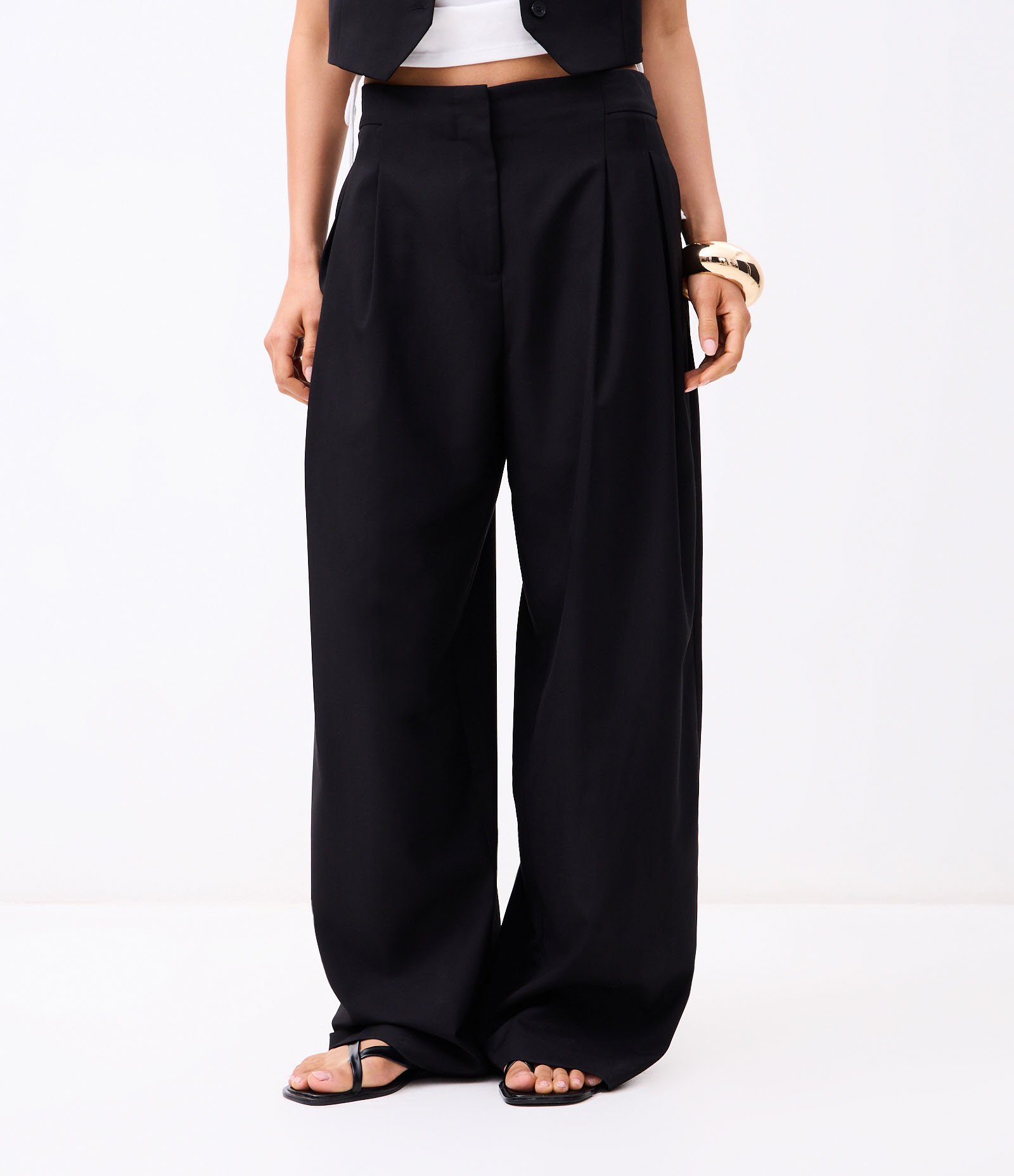 Calça Alfaiatada Cintura Baixa com Pregas e Cós Ajustável Preto 4