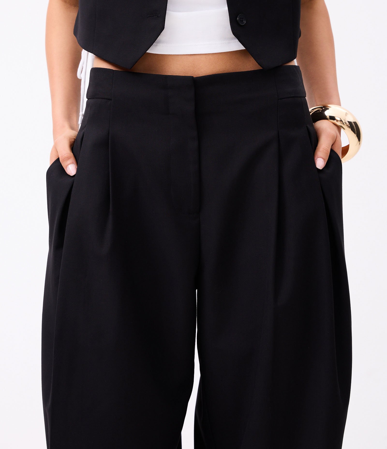 Calça Alfaiatada Cintura Baixa com Pregas e Cós Ajustável Preto 5