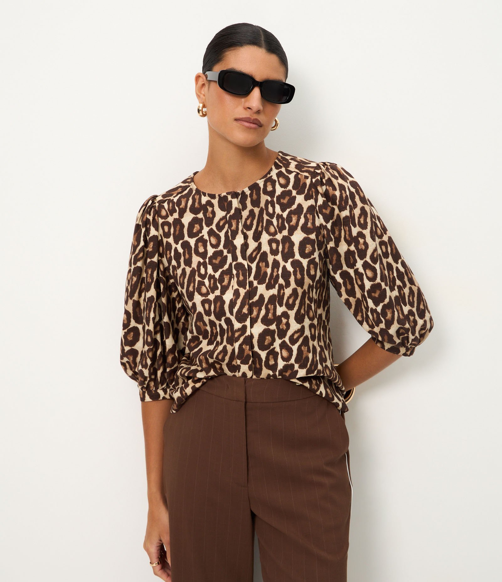 Blusa em Viscolinho com Mangas Bufantes e Estampa Animal Print Marrom 1