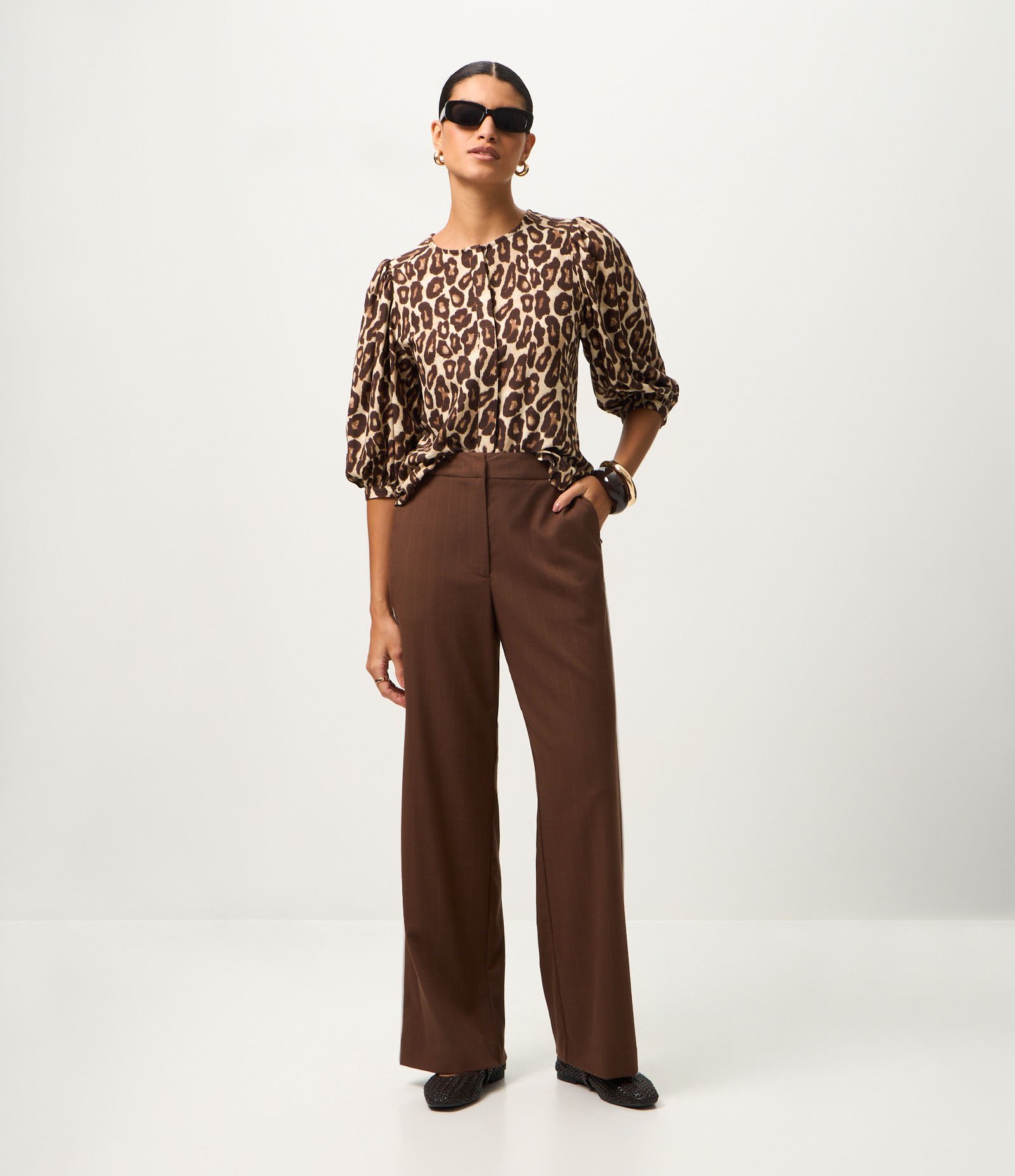 Blusa em Viscolinho com Mangas Bufantes e Estampa Animal Print Marrom 2