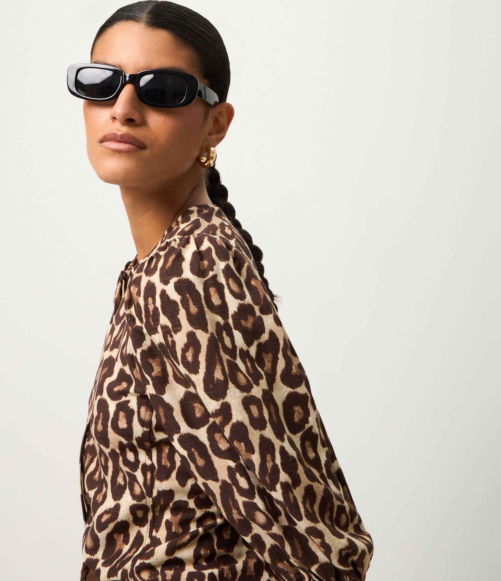 Blusa em Viscolinho com Mangas Bufantes e Estampa Animal Print Marrom 3