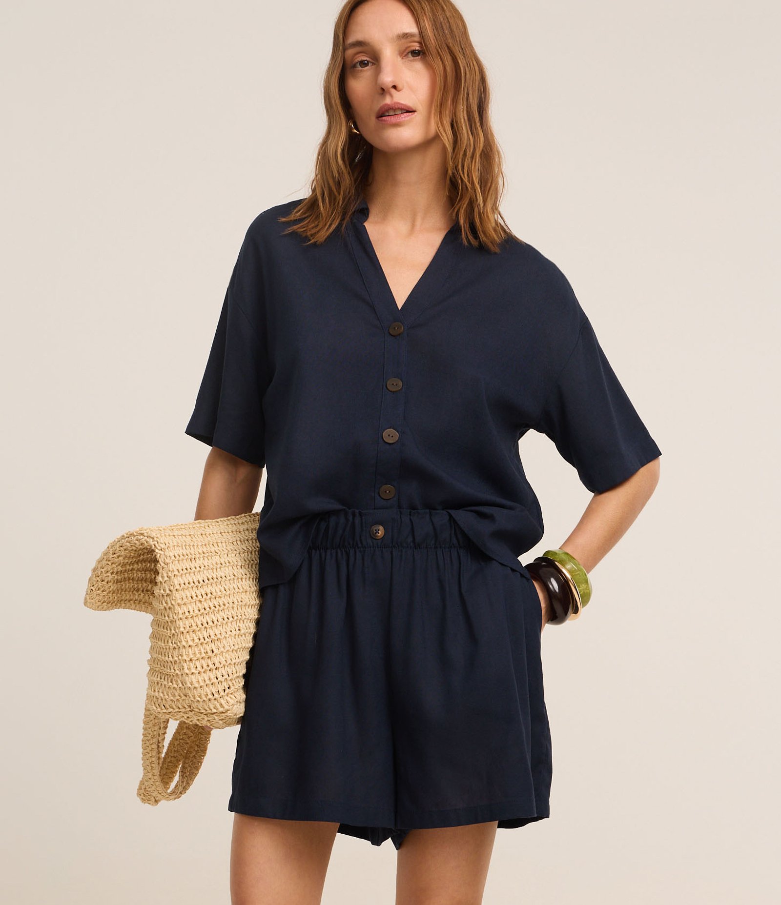 Short Runner em Viscolinho com Botão no Cós Azul 2