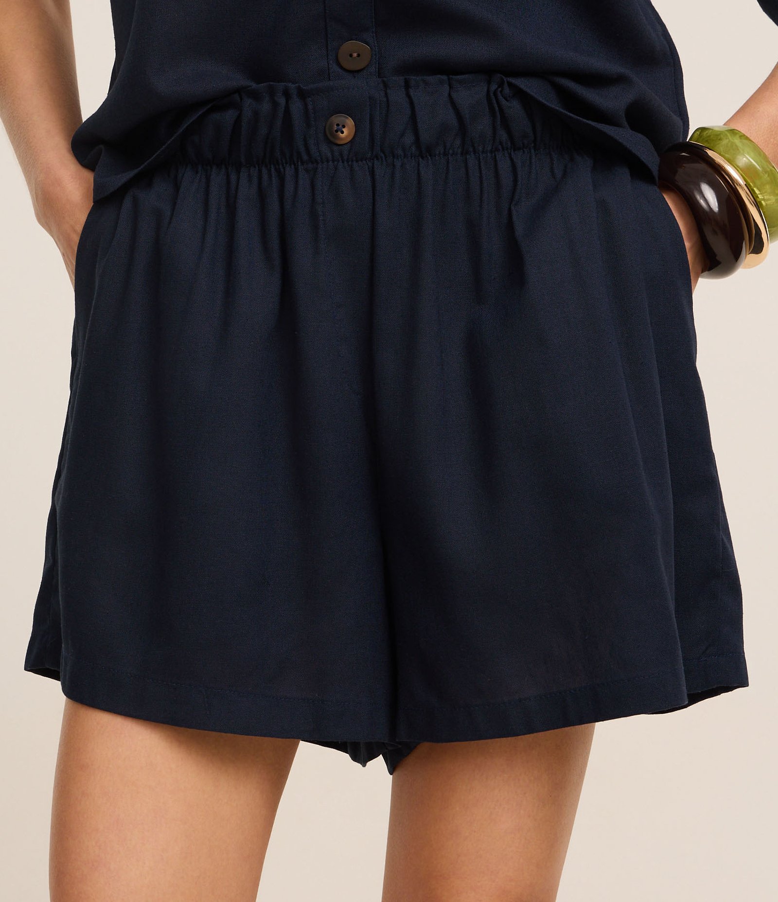 Short Runner em Viscolinho com Botão no Cós Azul 3