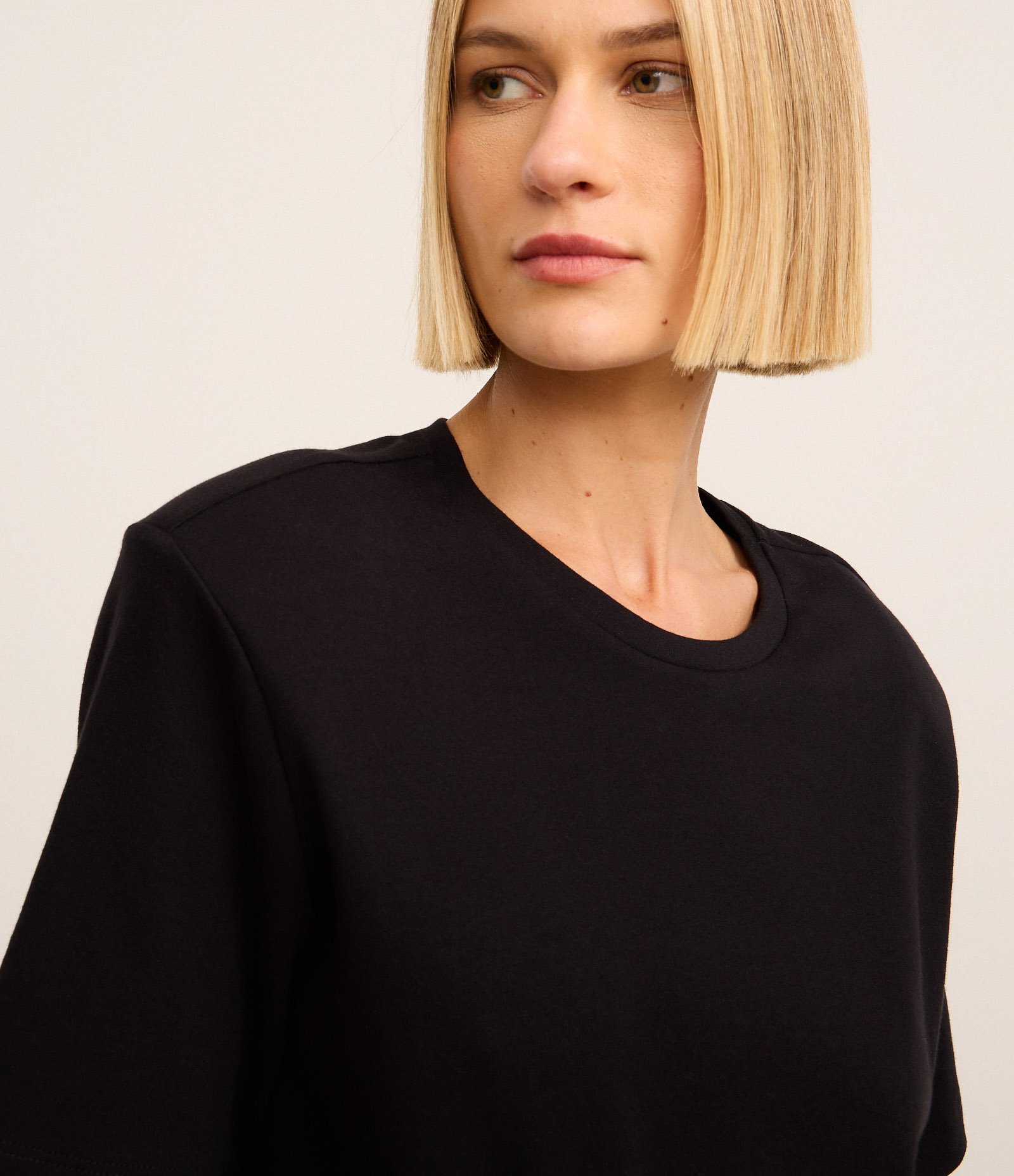 Blusa T-shirt com Ombreiras Cinza Escuro 3