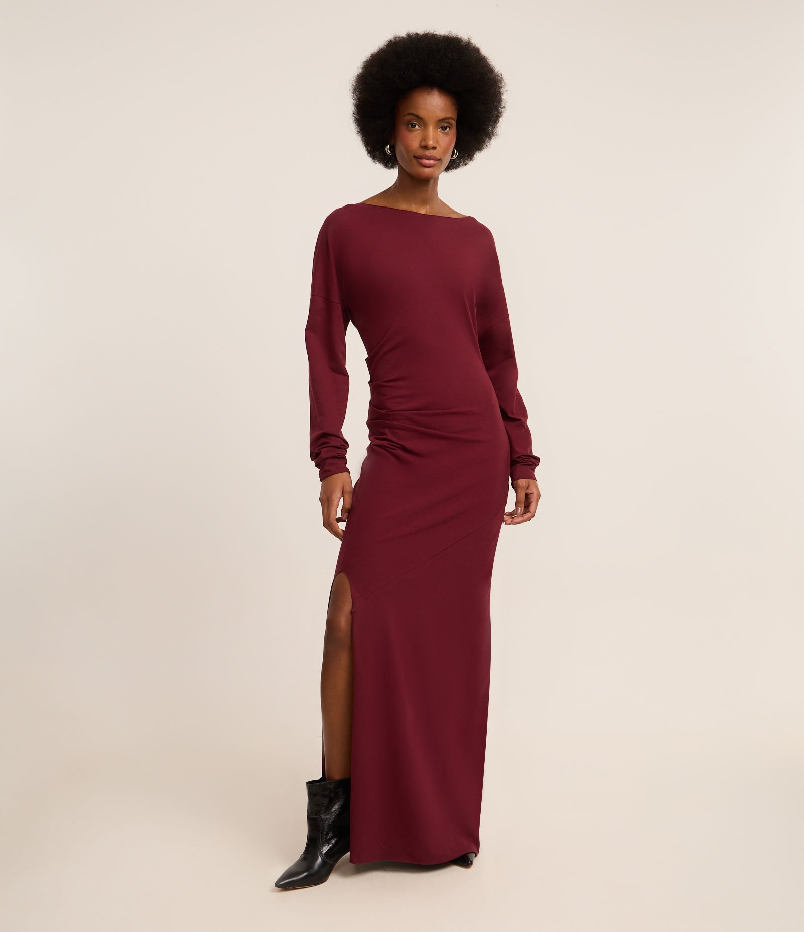 Vestido Longo com Drapeado e Fenda Bordô 1