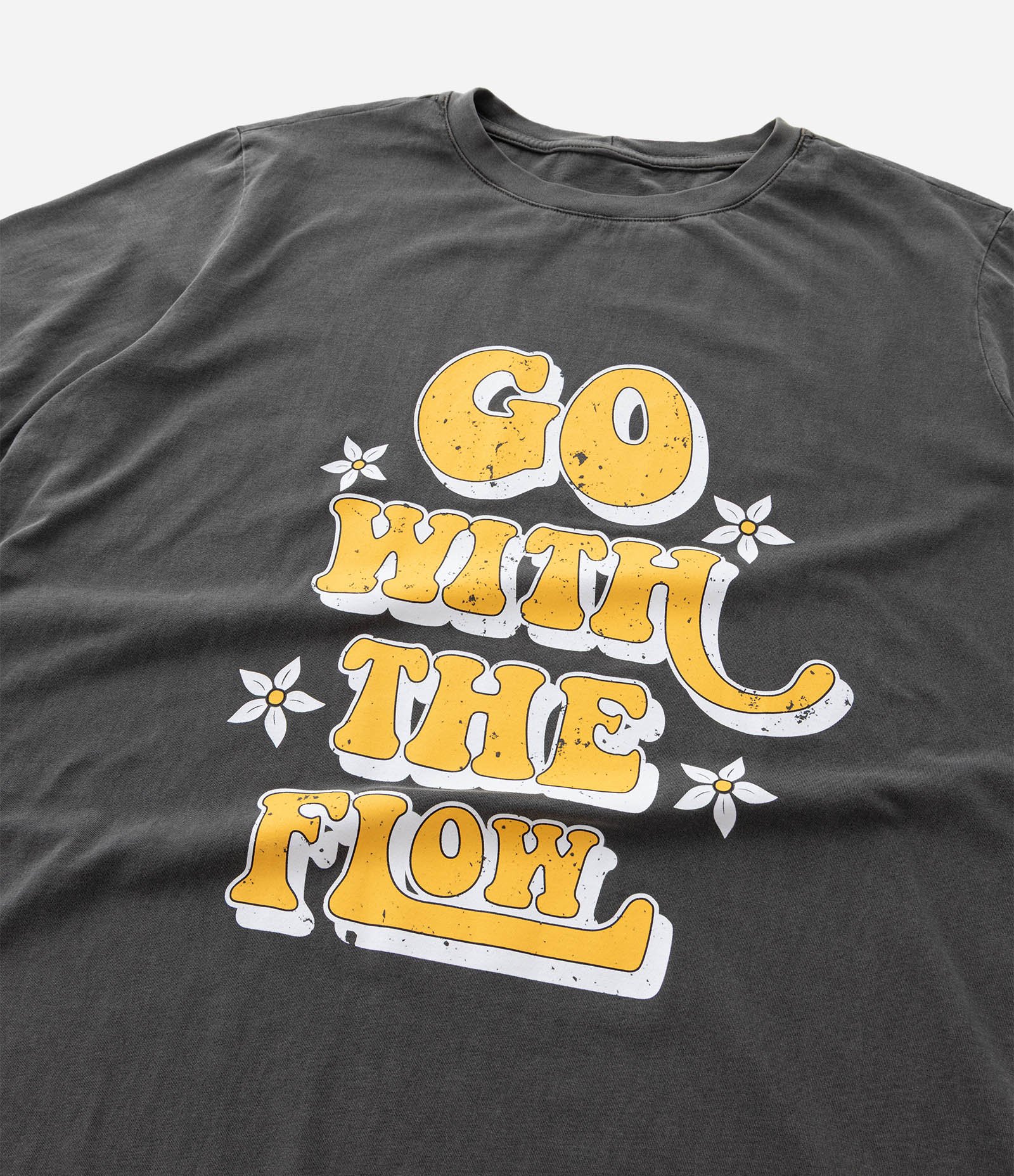 Camiseta com Estampa Go With the Flow Curve & Plus SIze Preto Estonado 7