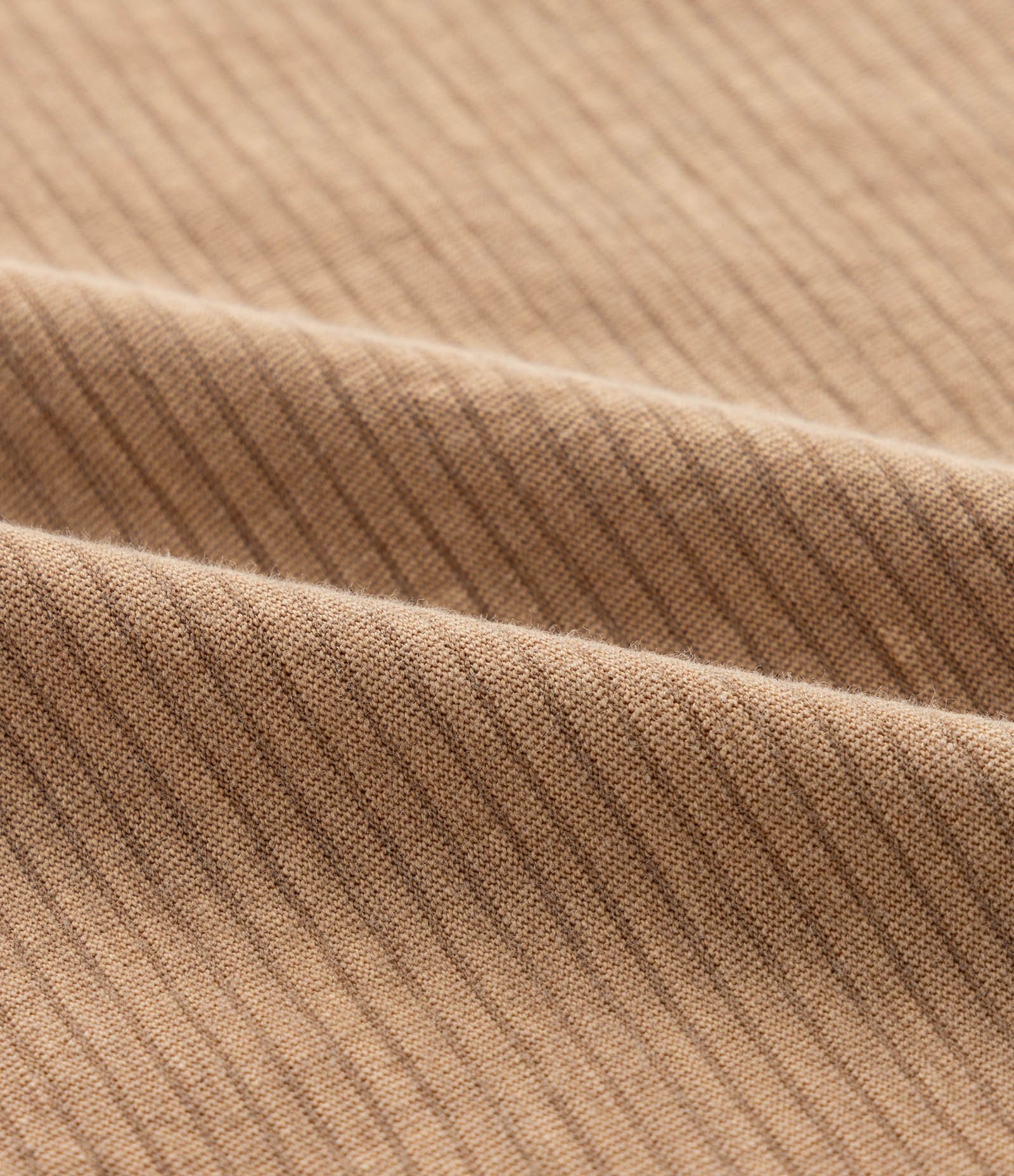 Camiseta em Algodão Texturizado com Bordado de Coqueiro Curve & Plus Size Bege 6