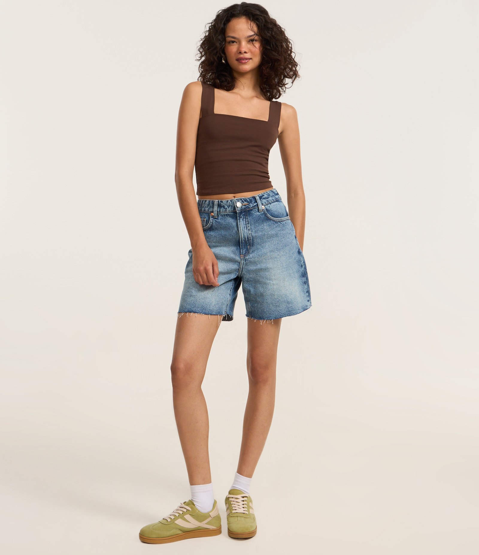 Blusa Regata Básica com Decote Quadrado Marrom 2