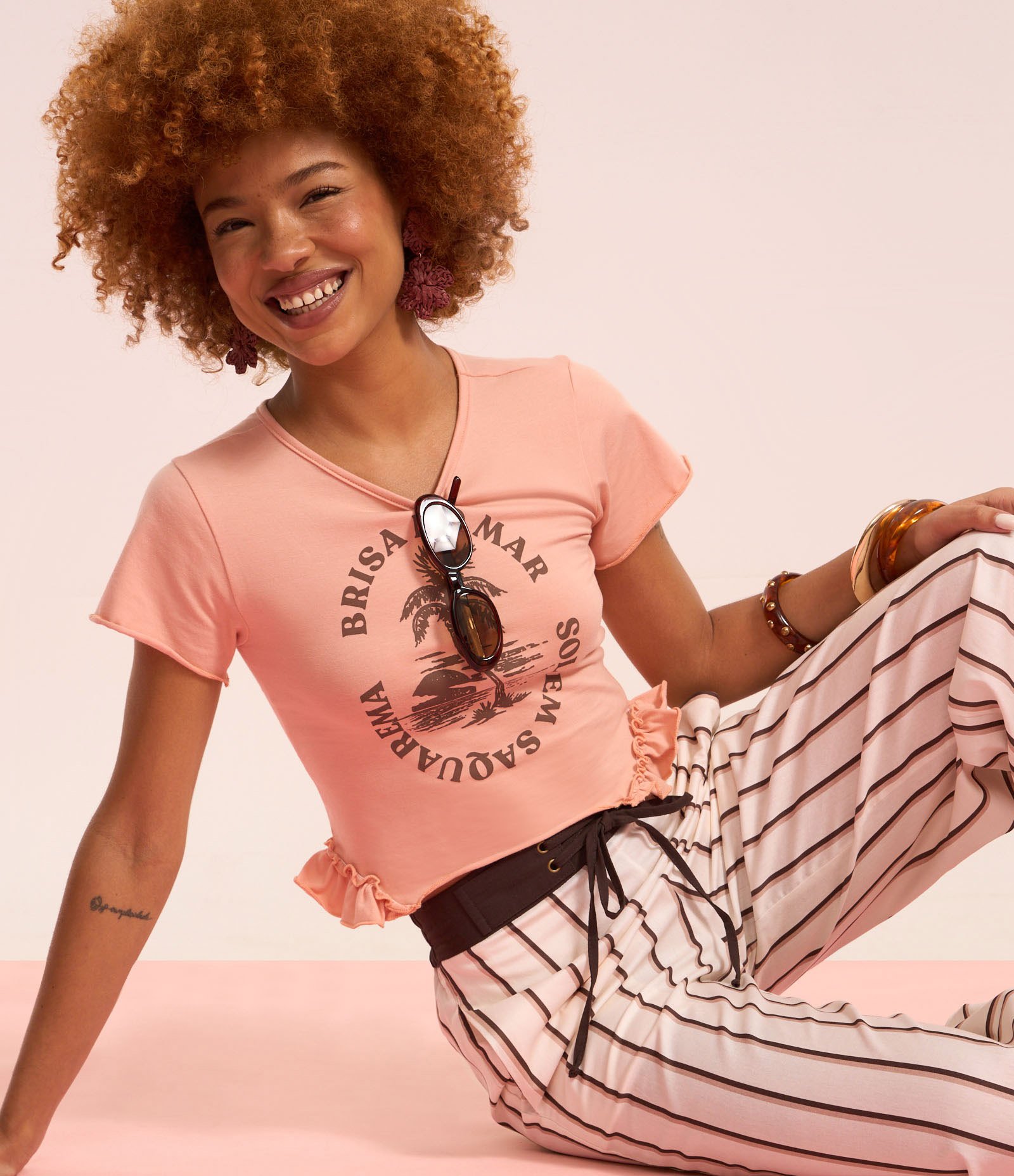 Blusa em Algodão com Babado e Estampa Praia Colar 4